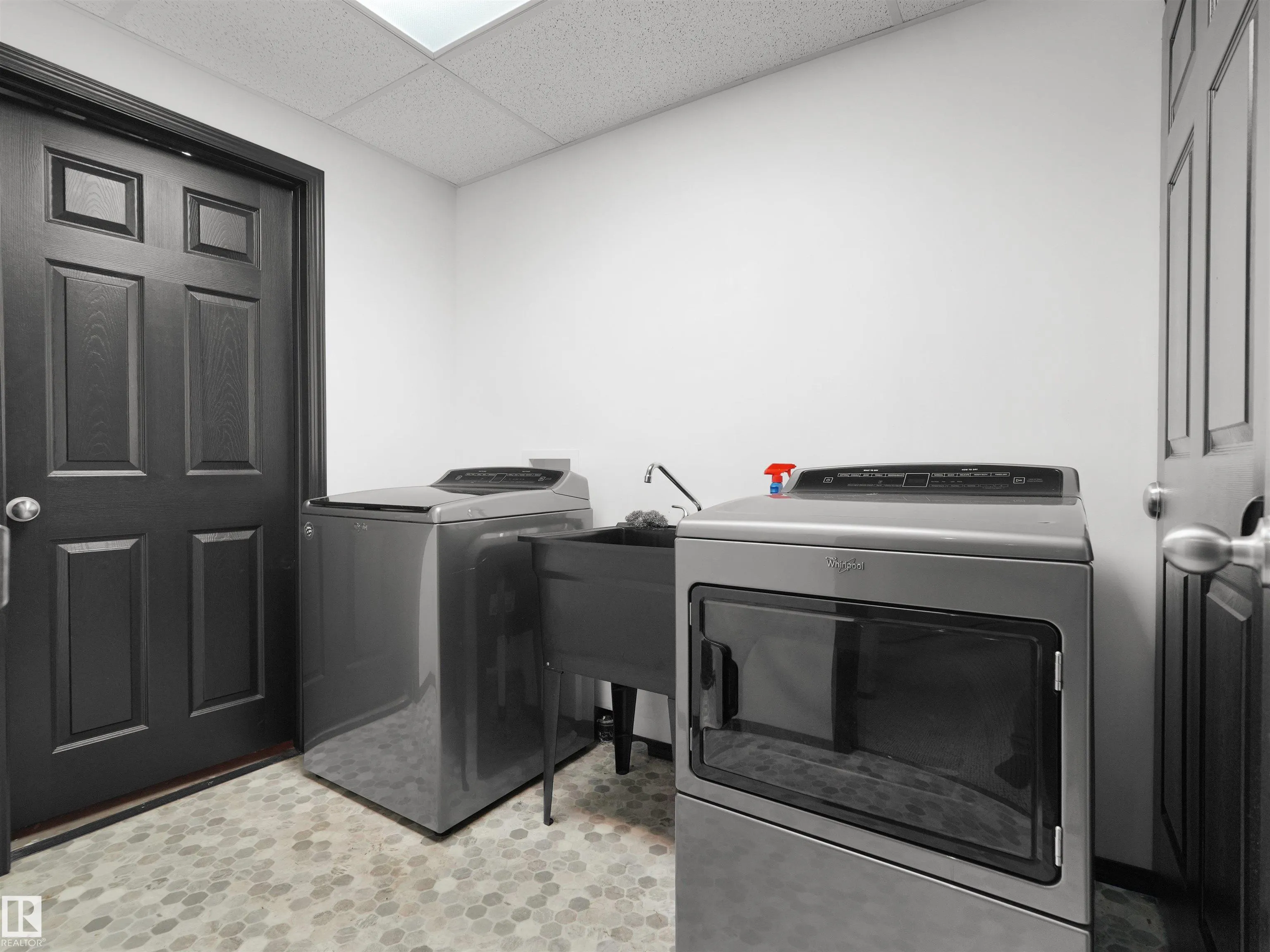 4808 34 Ave