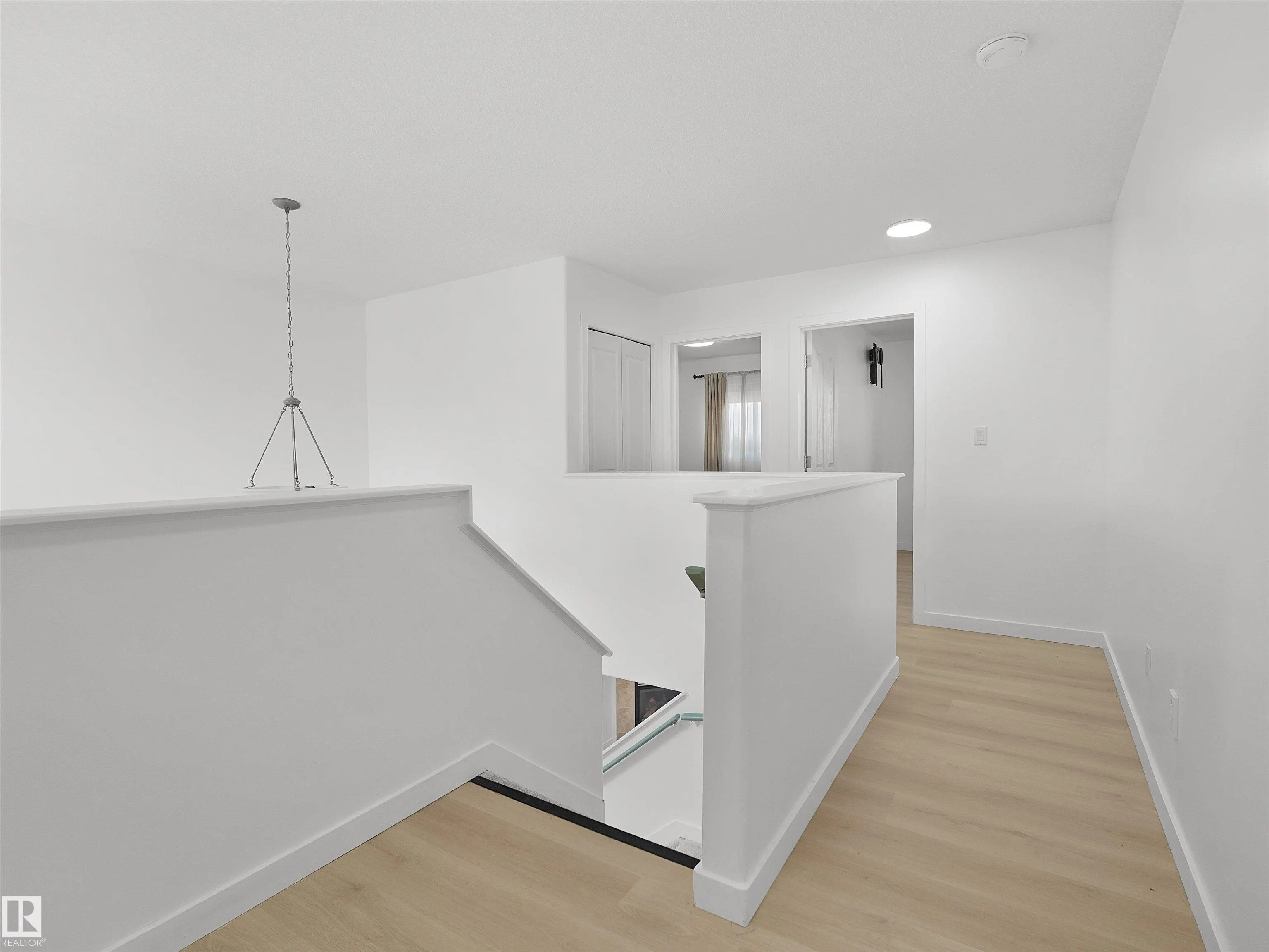 4808 34 Ave