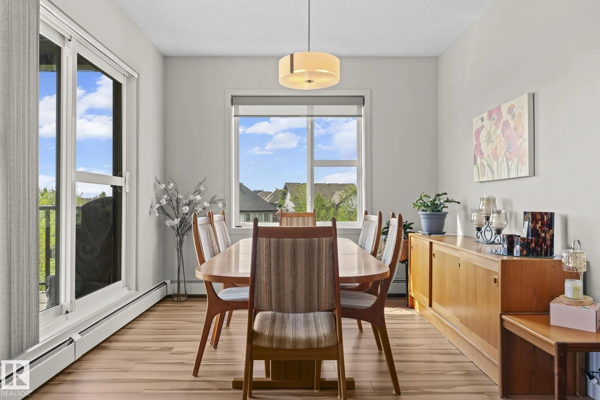 320 Ambleside Link