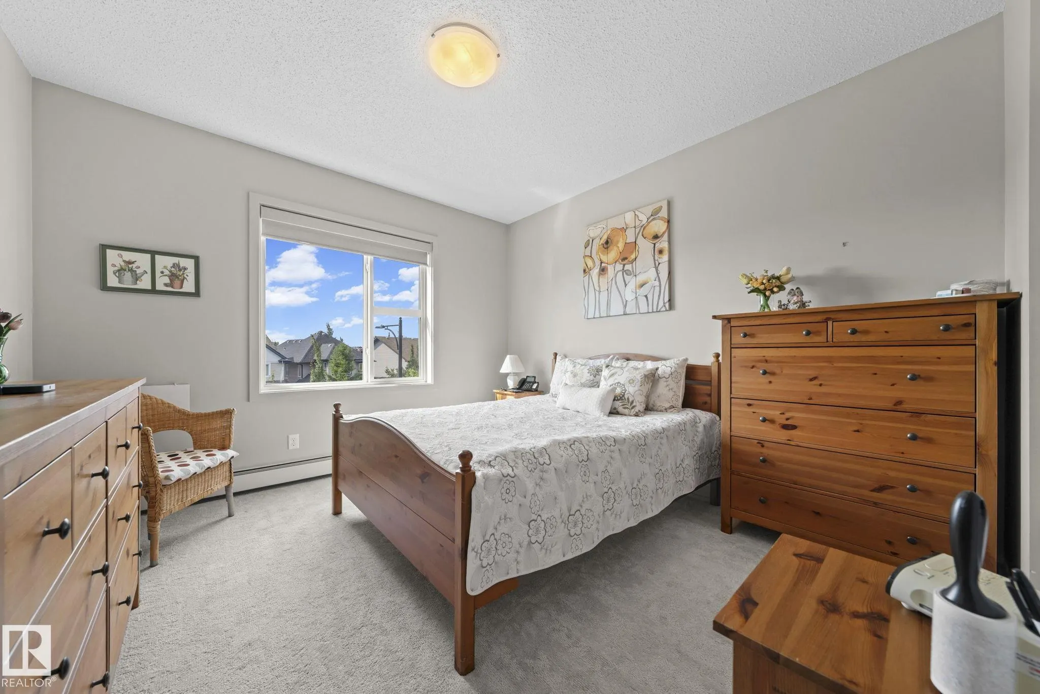 320 Ambleside Link