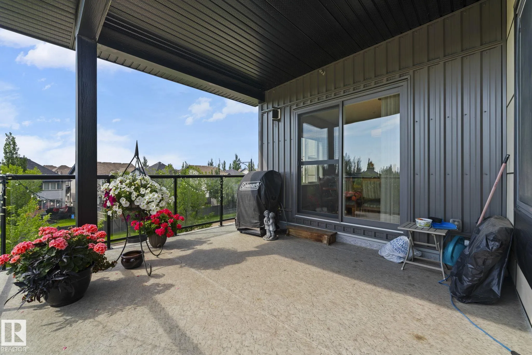 320 Ambleside Link