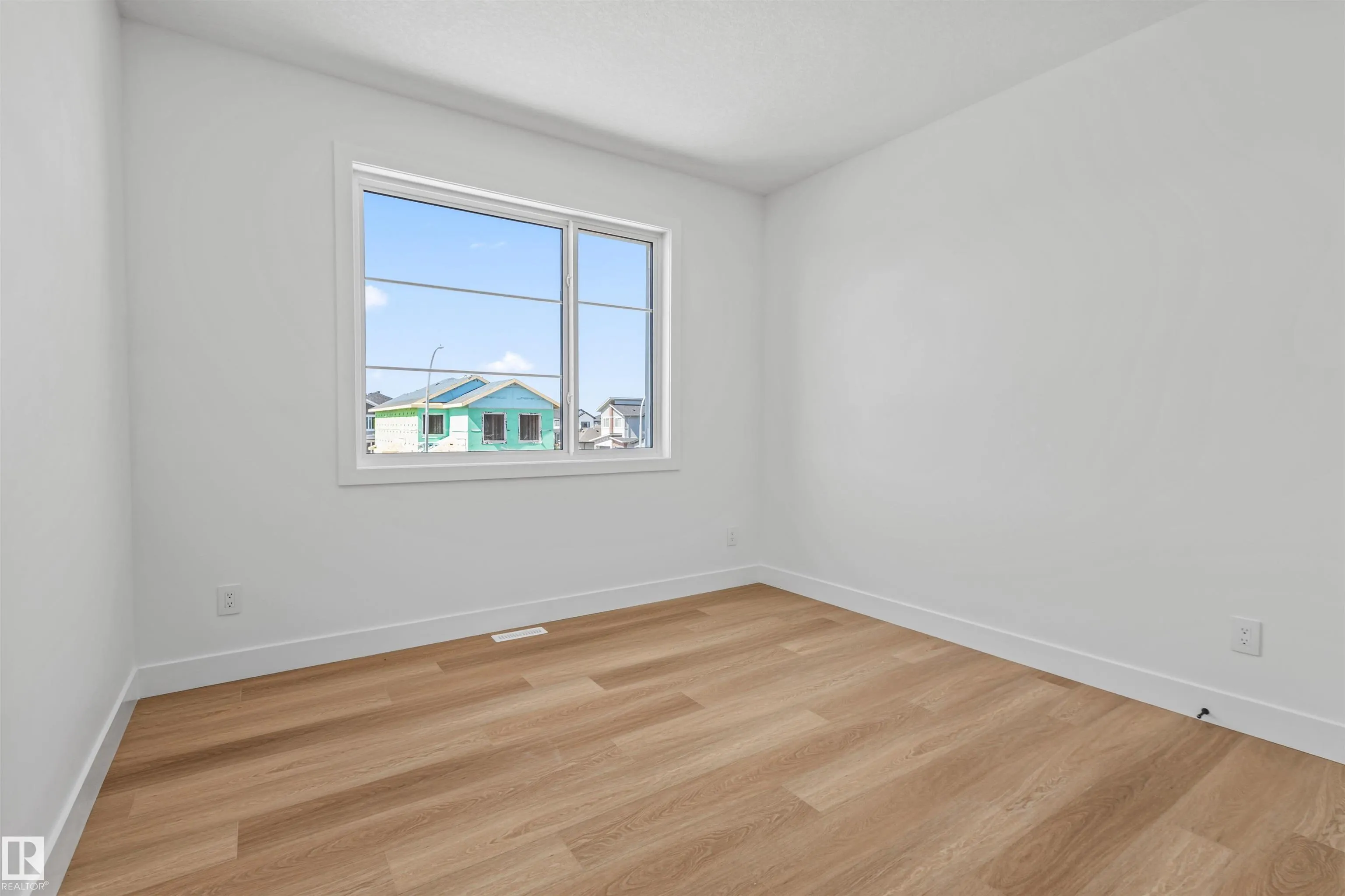 5 Mockingbird Crescent
