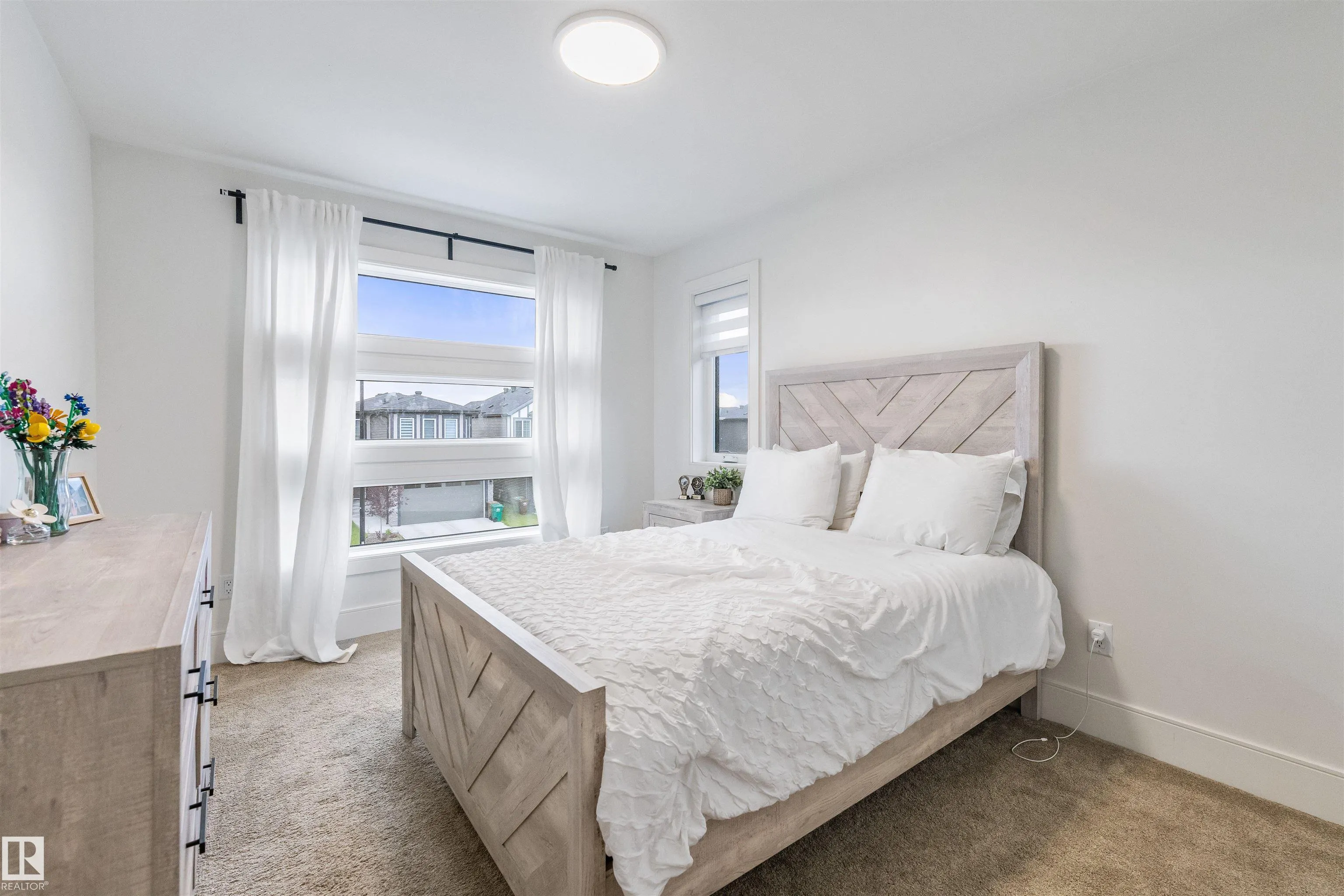 110 EDGEFIELD Way
