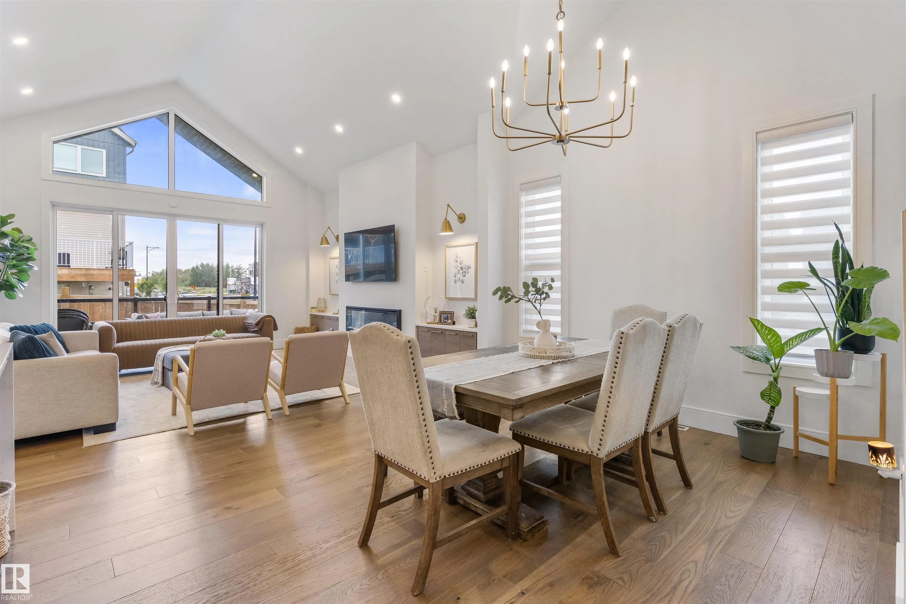 110 EDGEFIELD Way