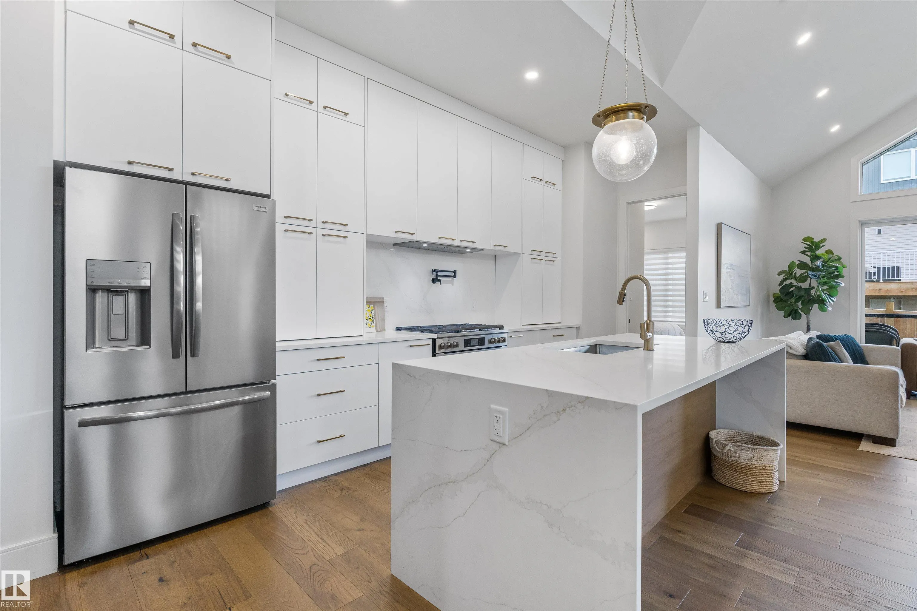 110 EDGEFIELD Way
