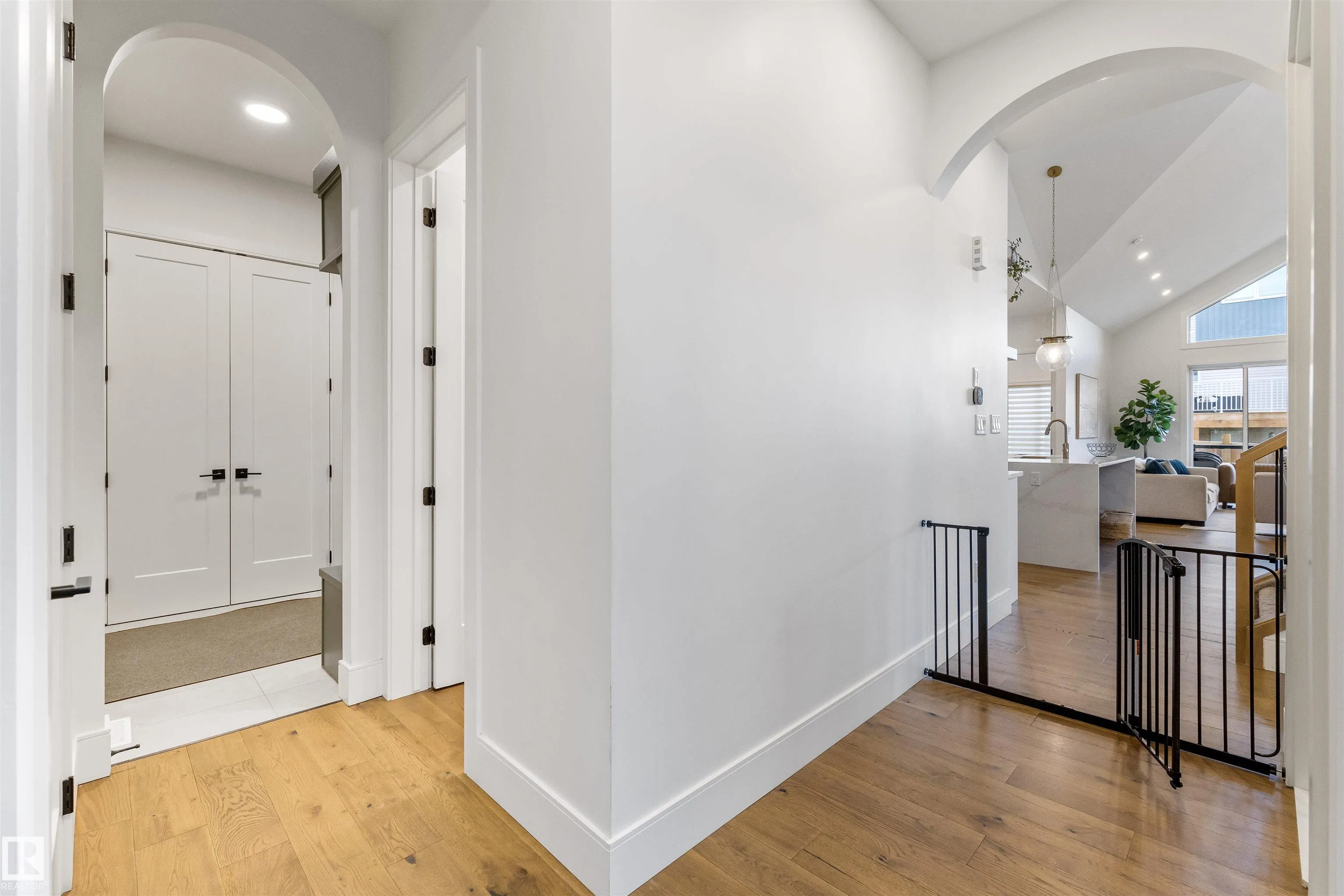 110 EDGEFIELD Way