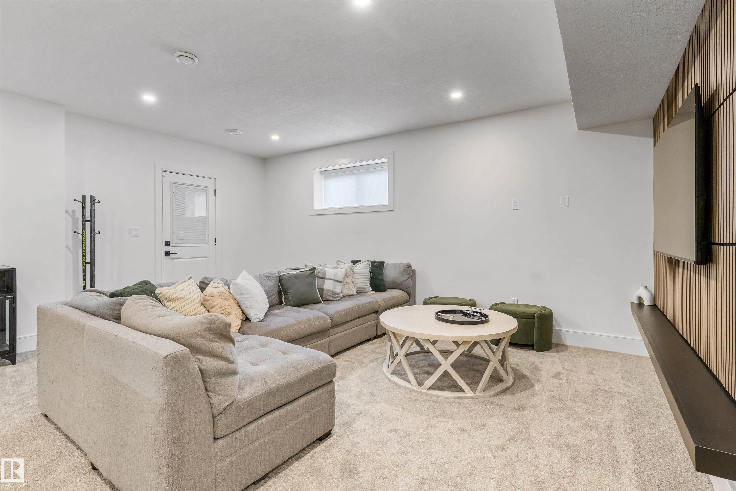 110 EDGEFIELD Way