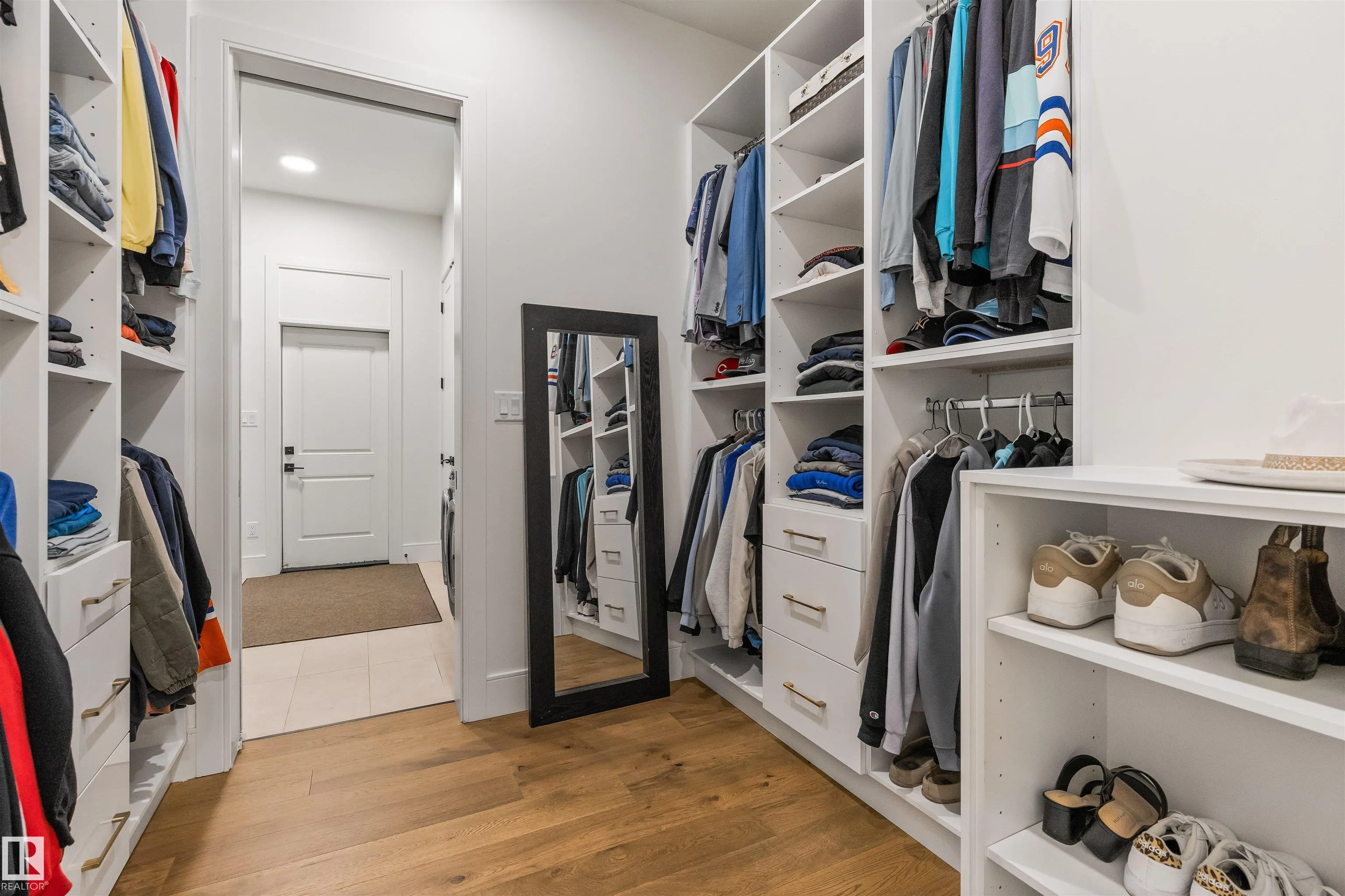110 EDGEFIELD Way