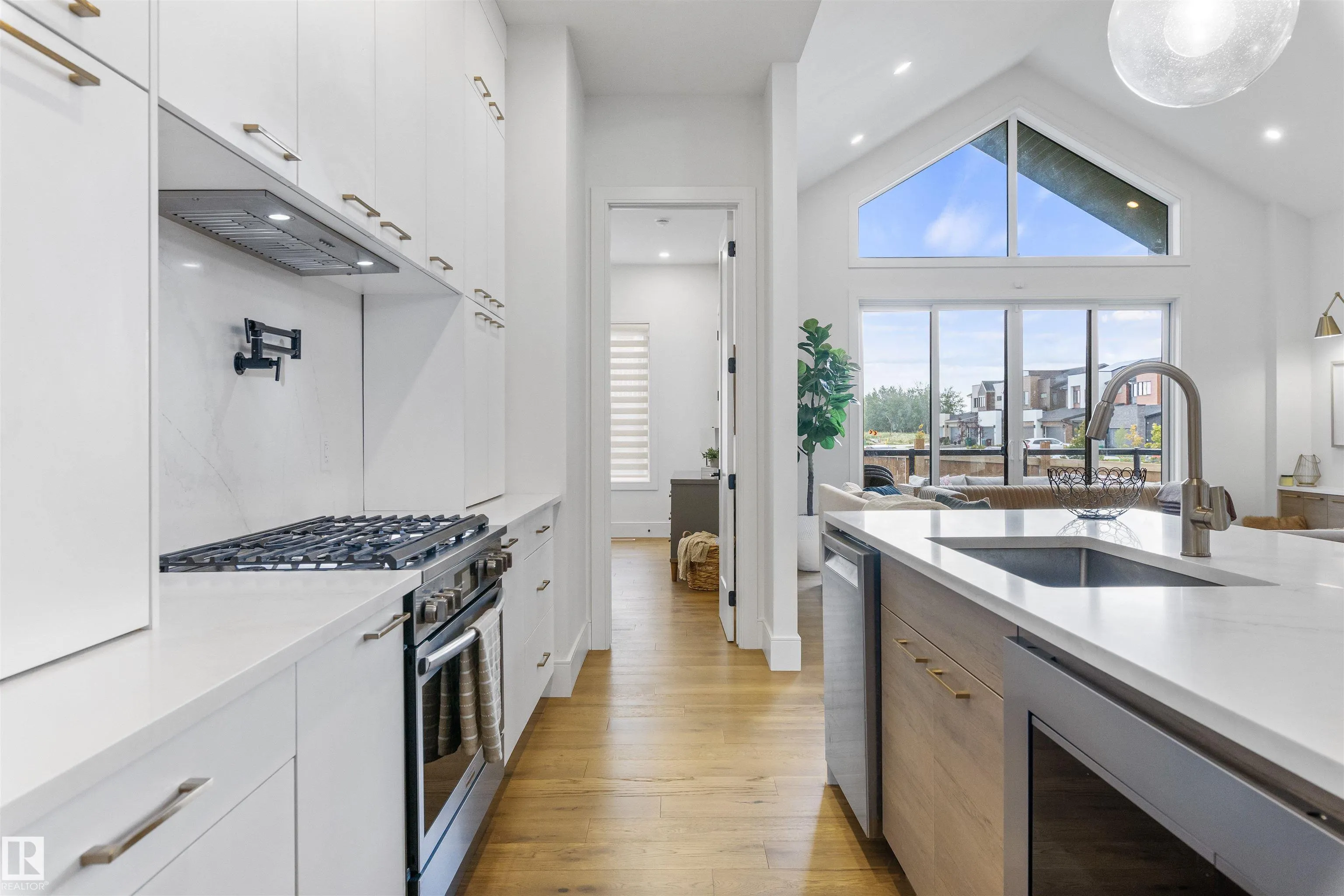 110 EDGEFIELD Way