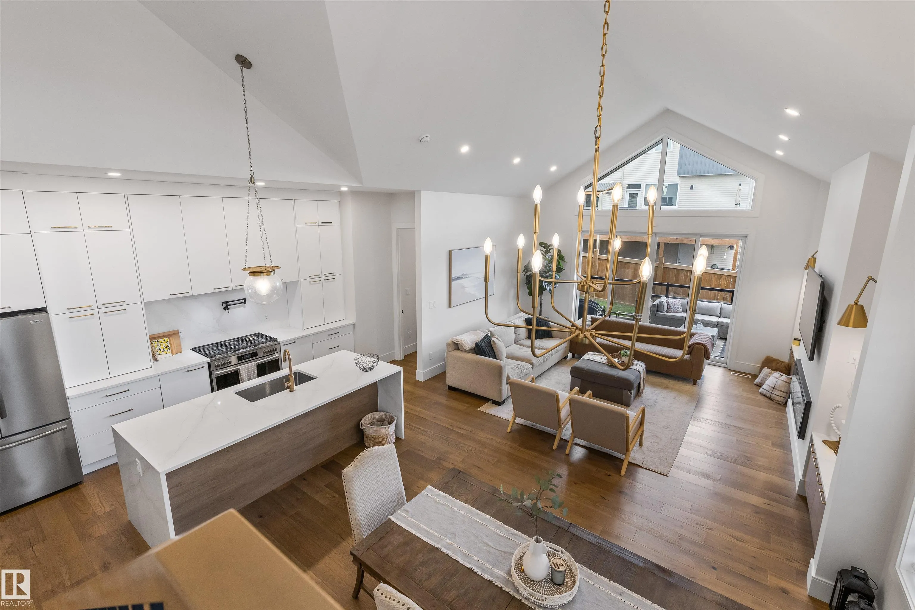 110 EDGEFIELD Way