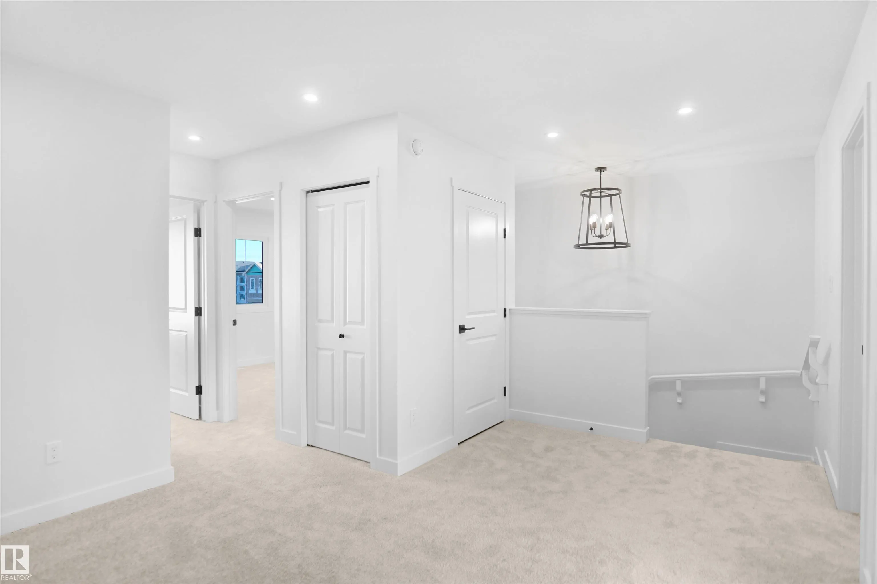 261 Falcon Crescent