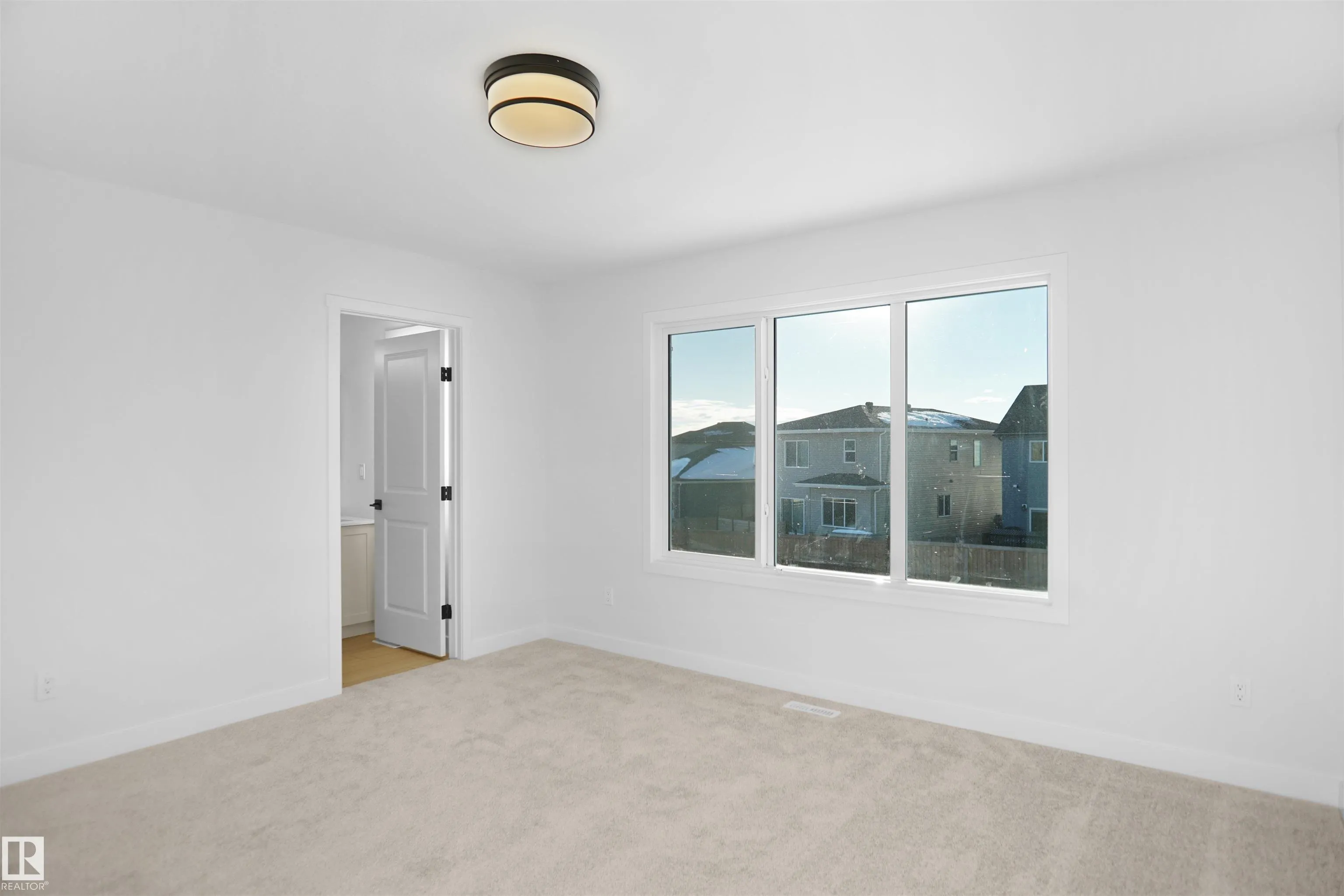 261 Falcon Crescent