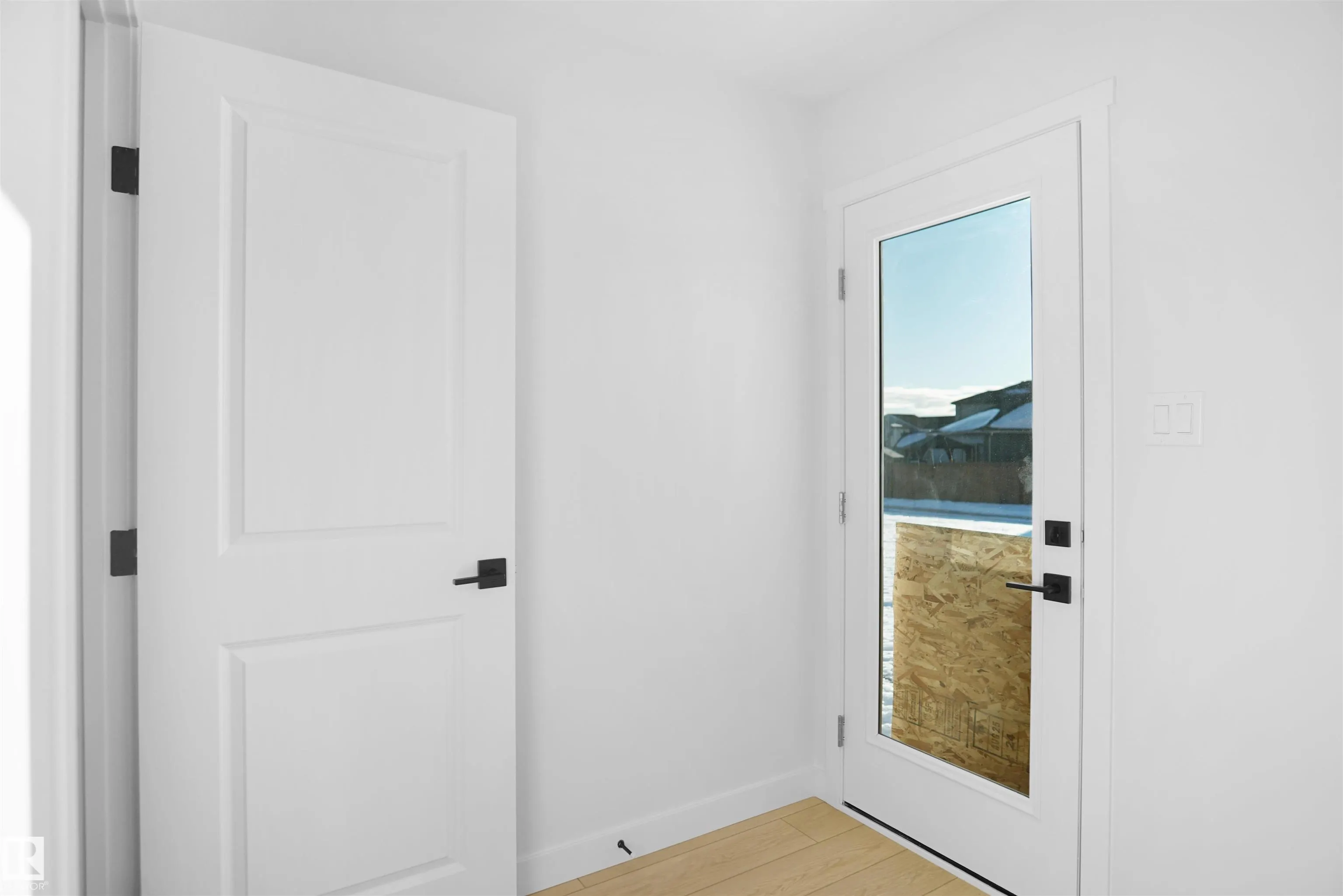 261 Falcon Crescent