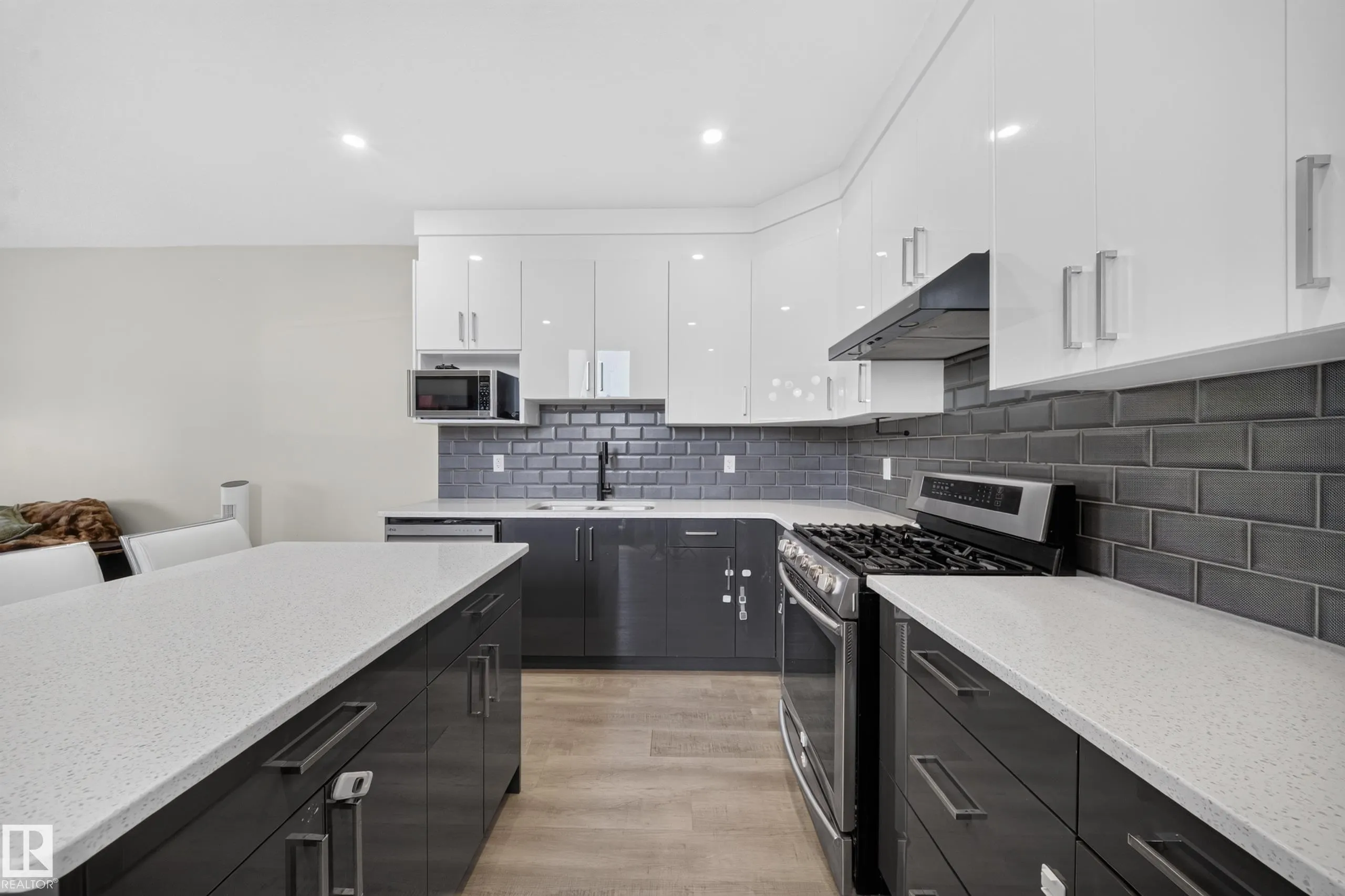 4301 38 st