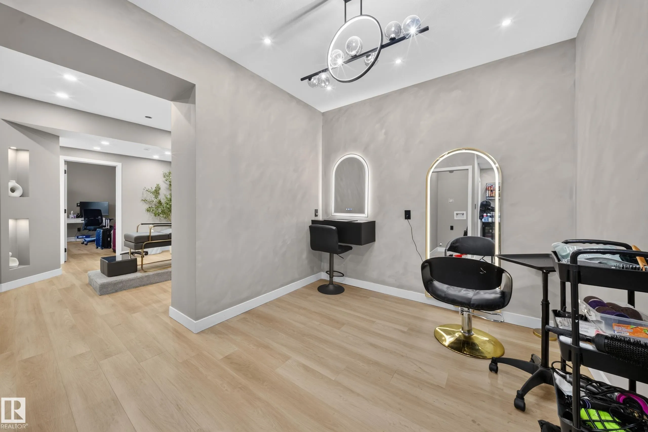 4301 38 st