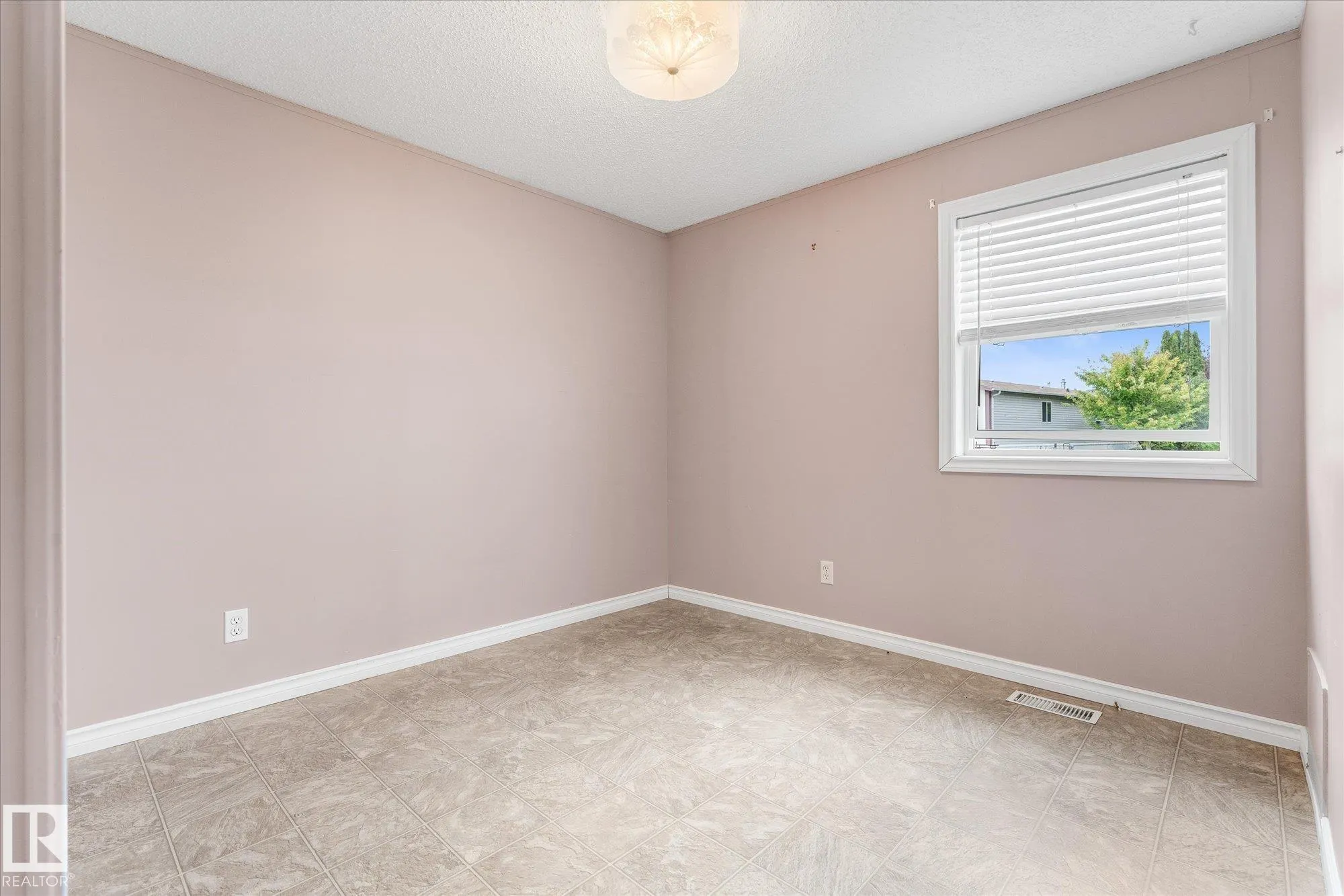 856 53222 Range Road 272