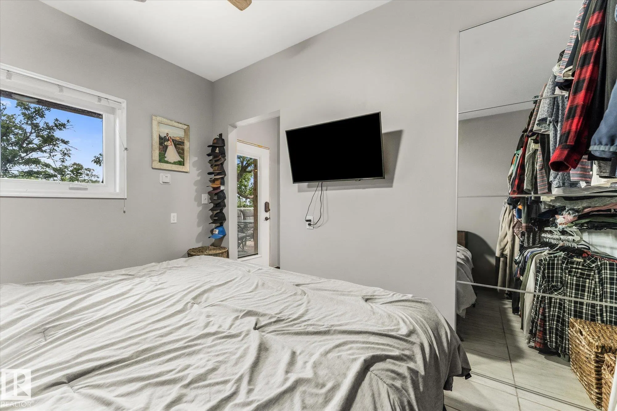 57023 RGE ROAD 220