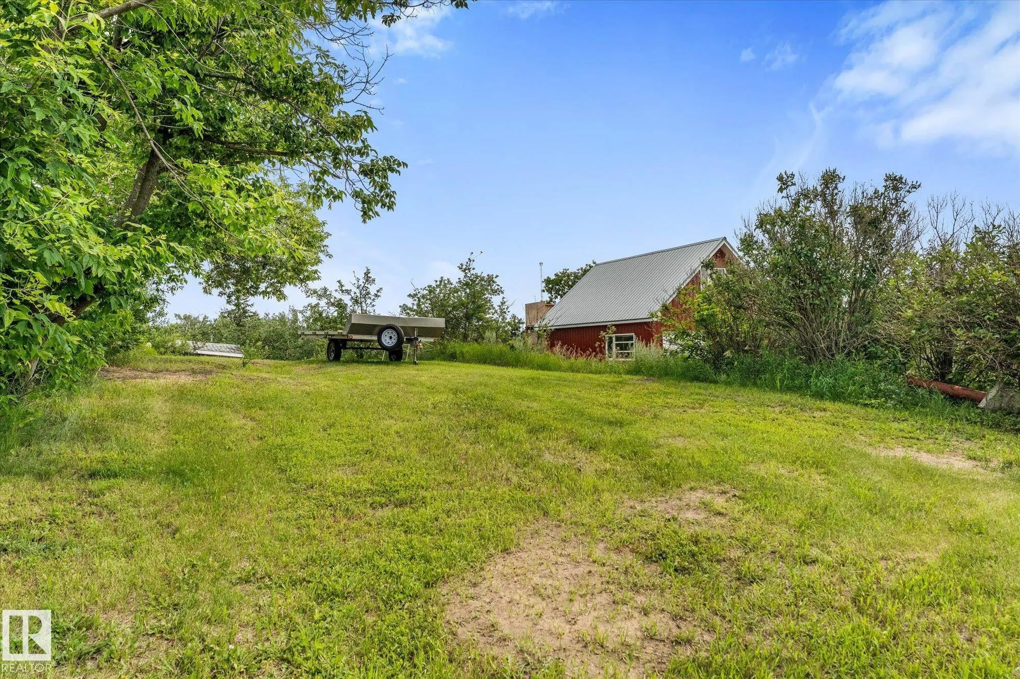 57023 RGE ROAD 220