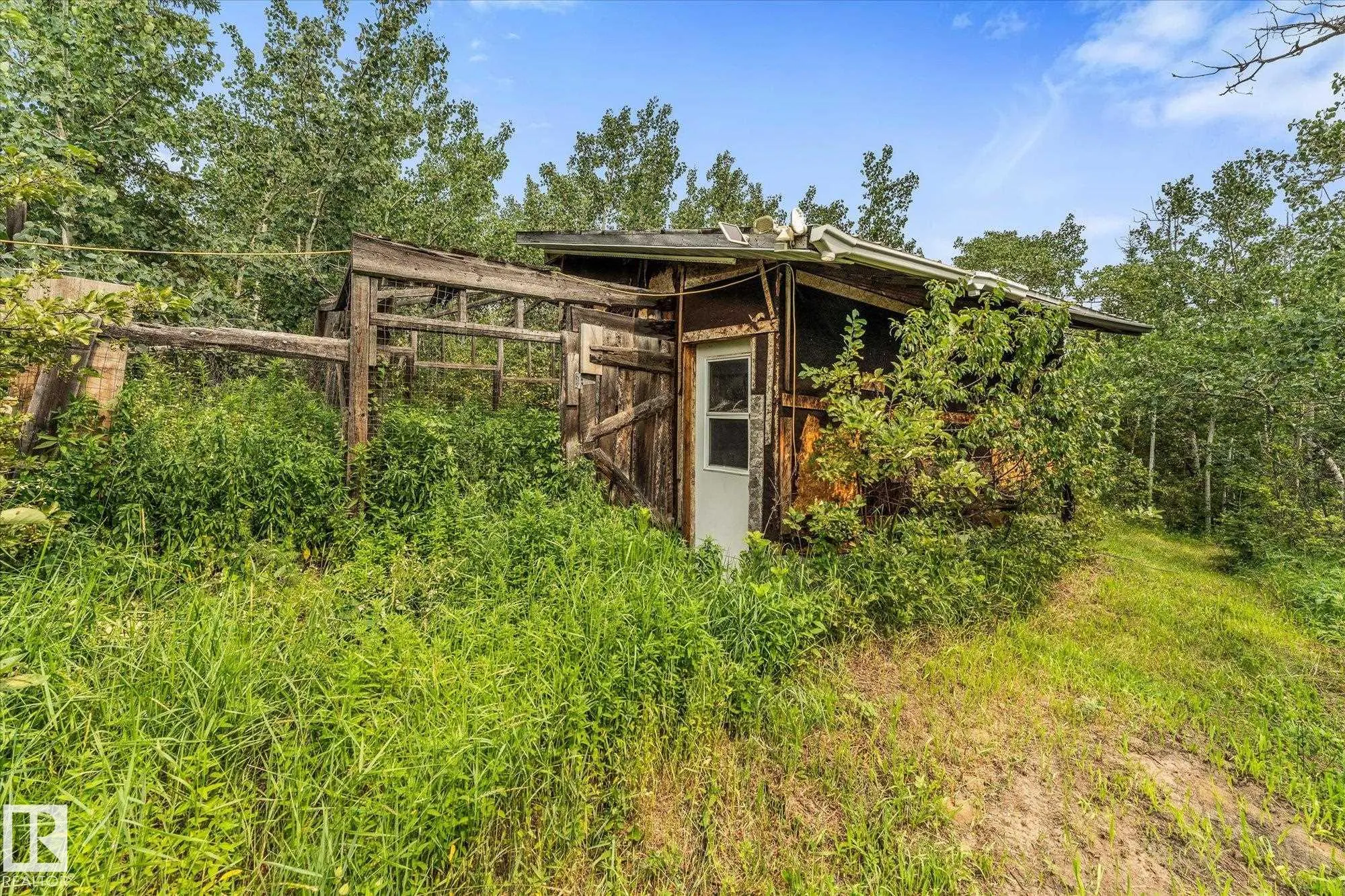 57023 RGE ROAD 220