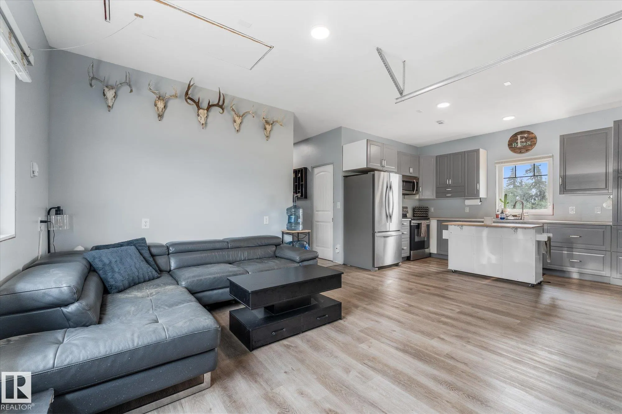 57023 RGE ROAD 220