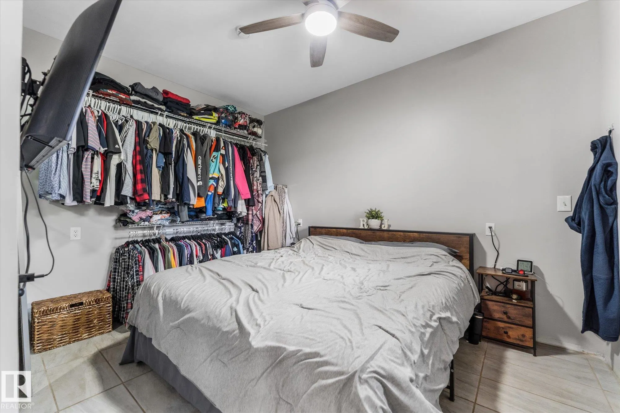 57023 RGE ROAD 220