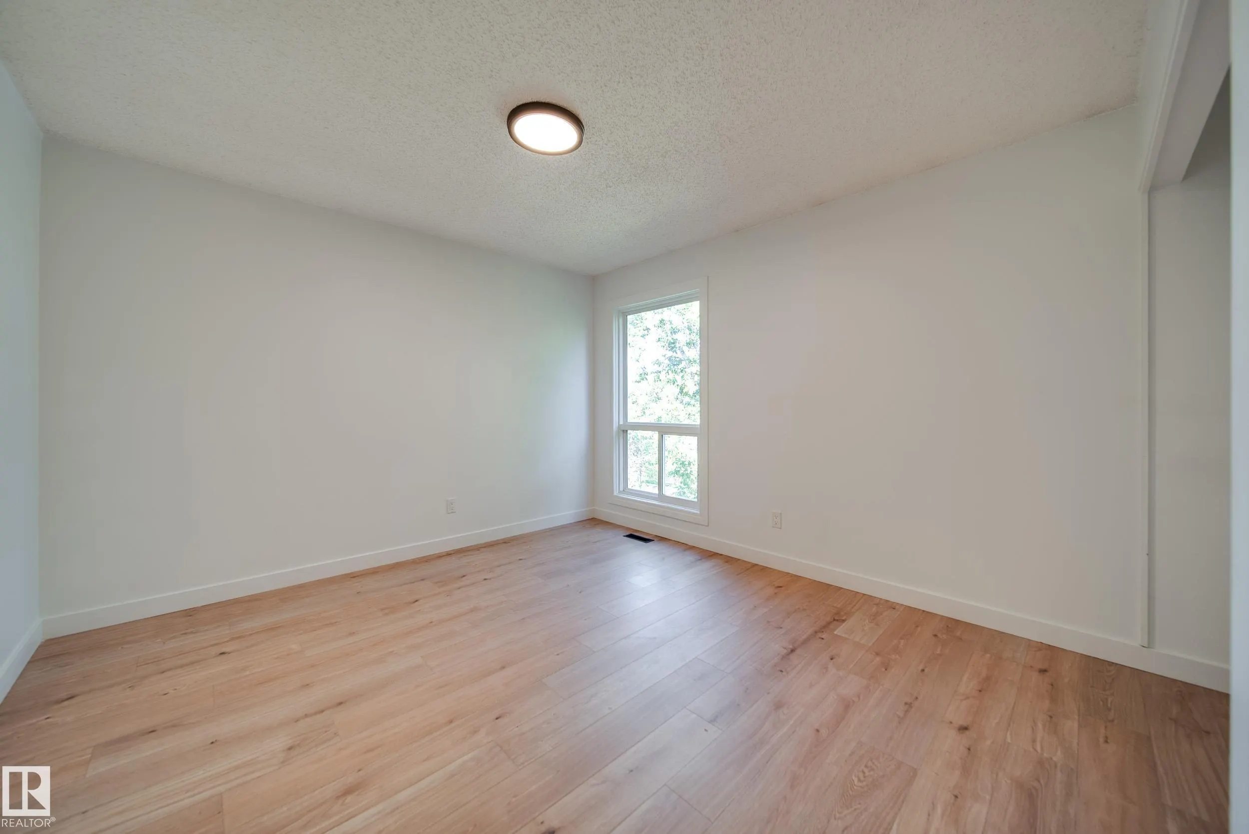 238 GRANDIN Village