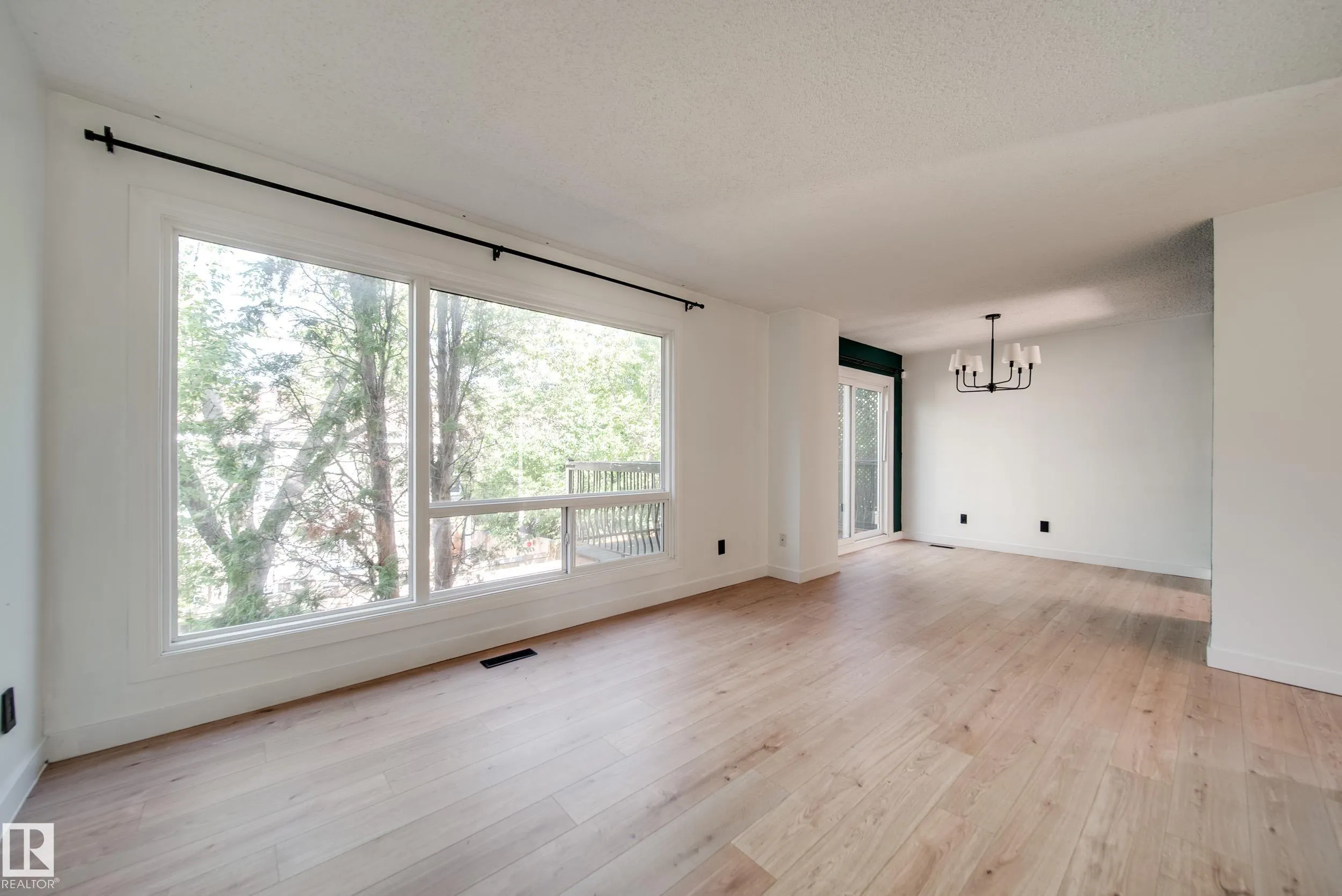 238 GRANDIN Village
