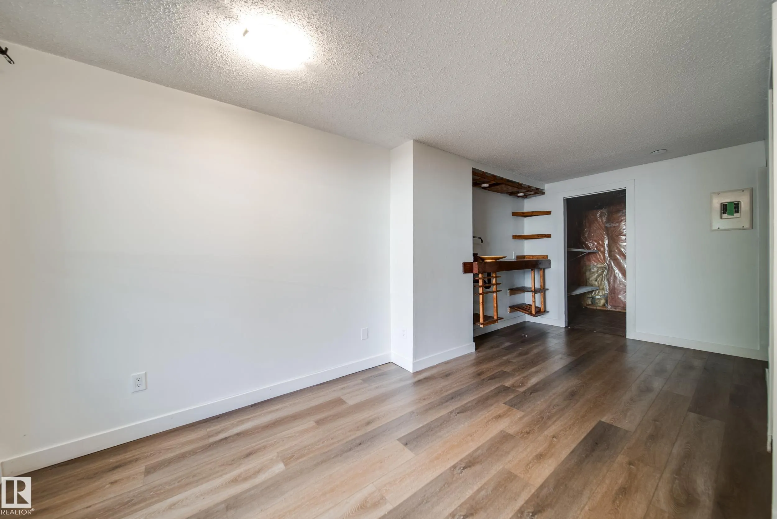 238 GRANDIN Village