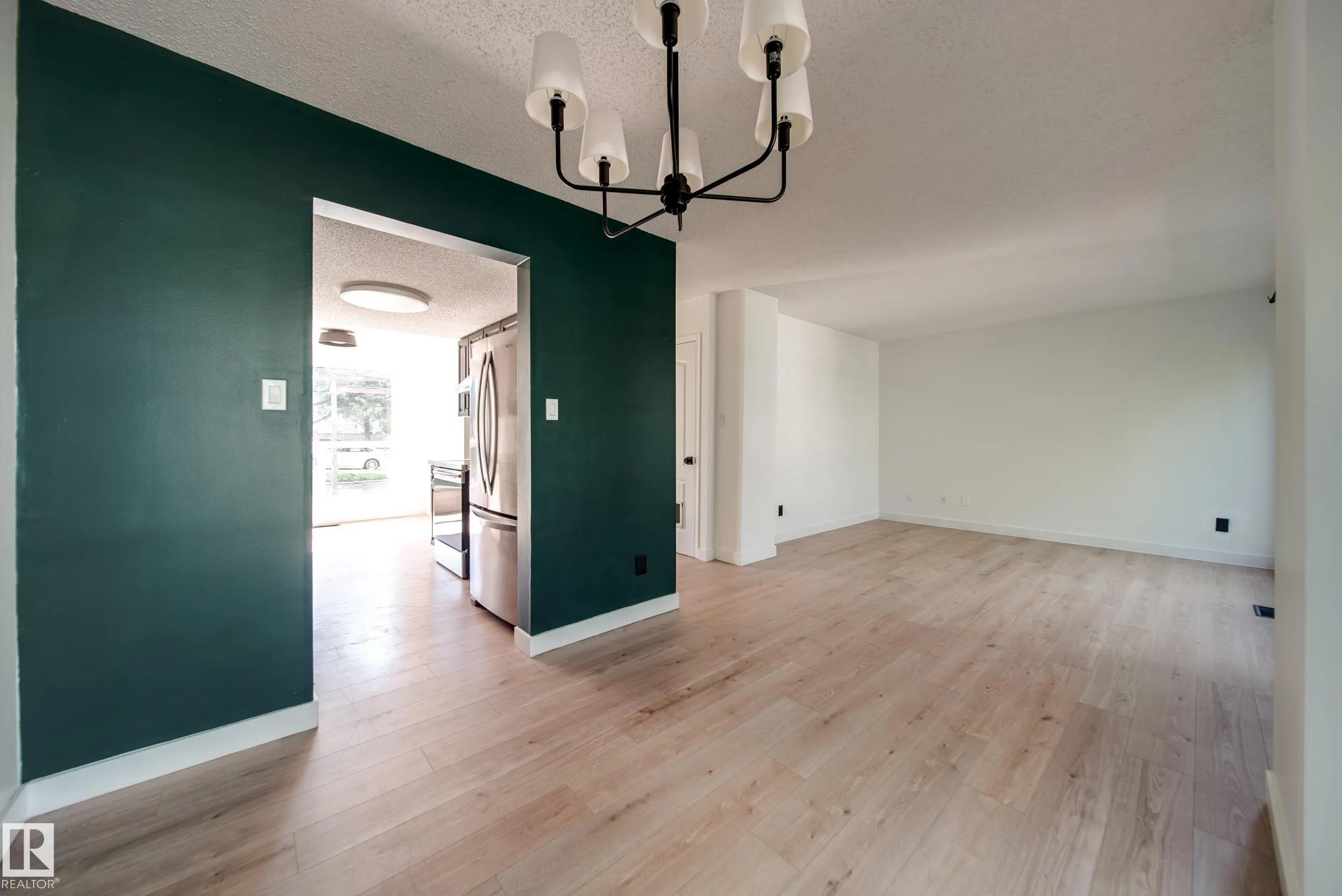 238 GRANDIN Village