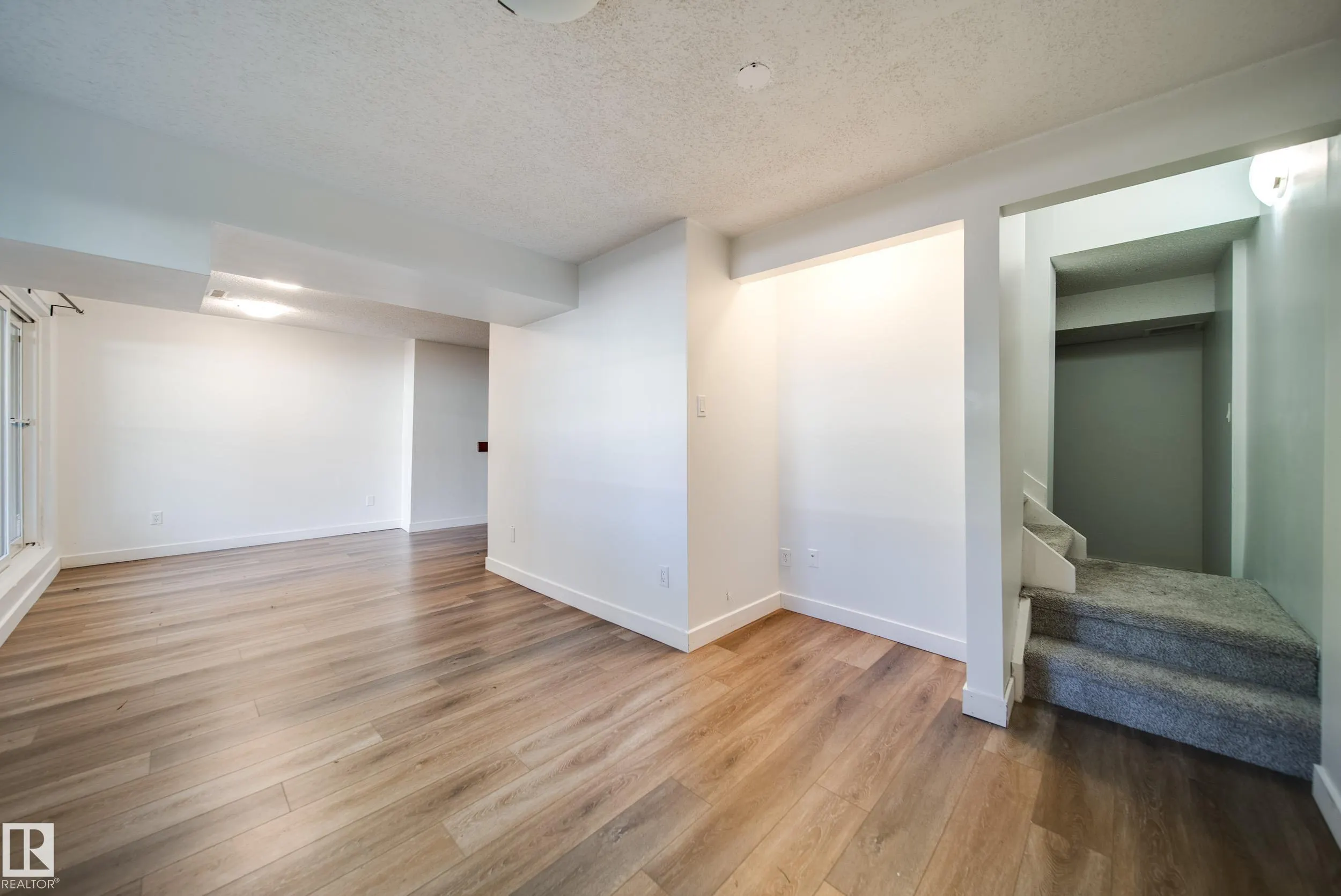 238 GRANDIN Village