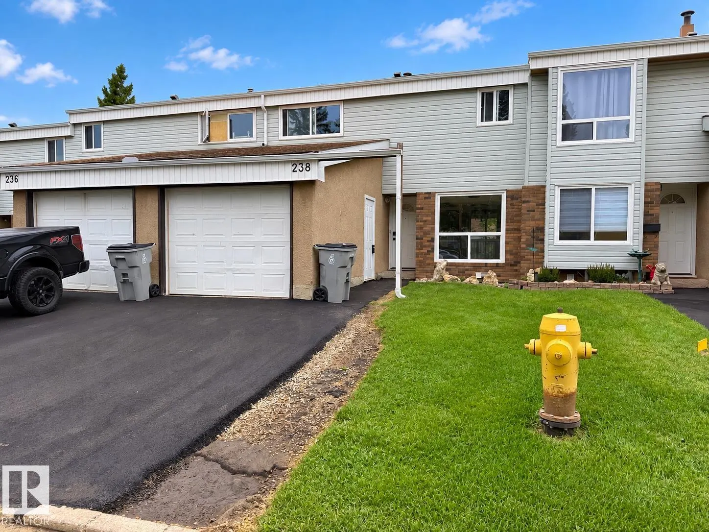 238 GRANDIN Village
