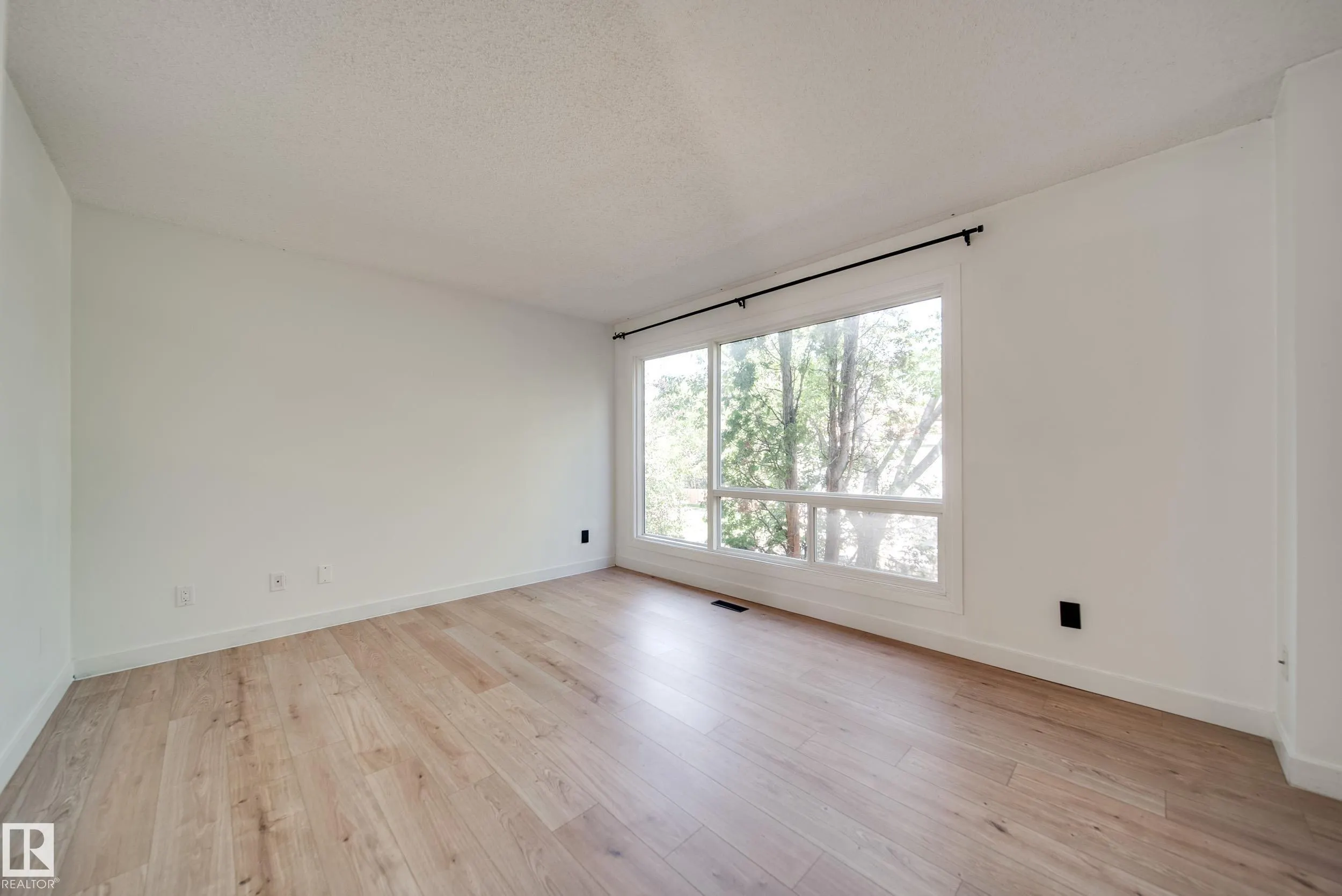 238 GRANDIN Village