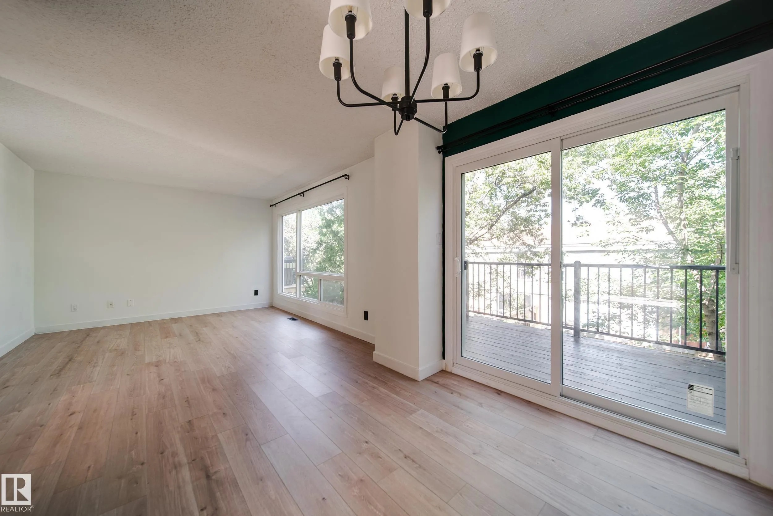 238 GRANDIN Village