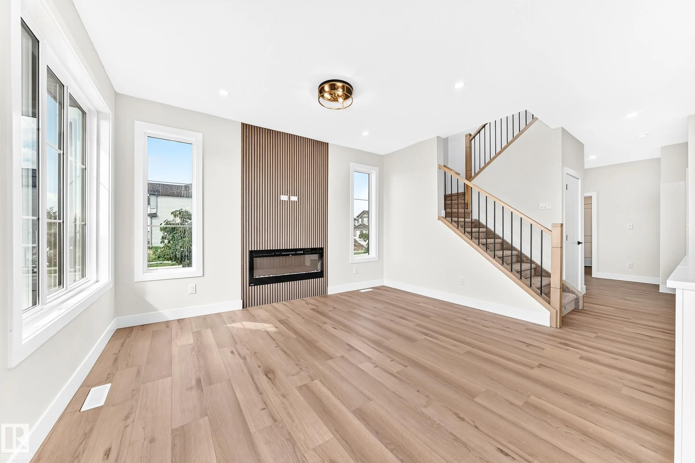 1 Elliott Wynd
