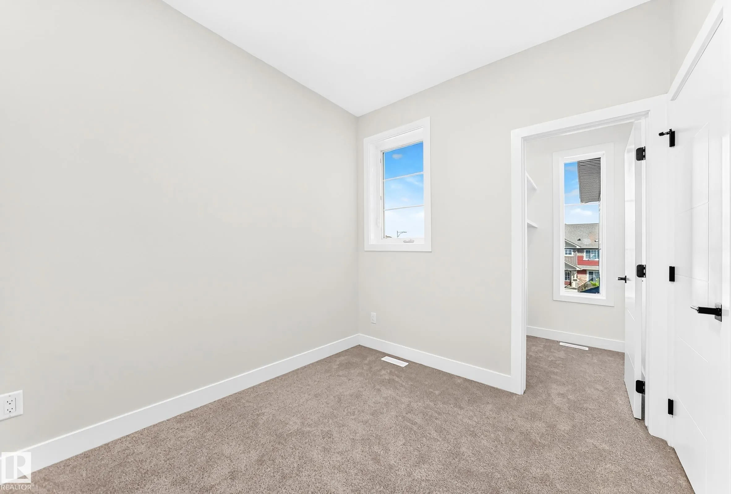 1 Elliott Wynd