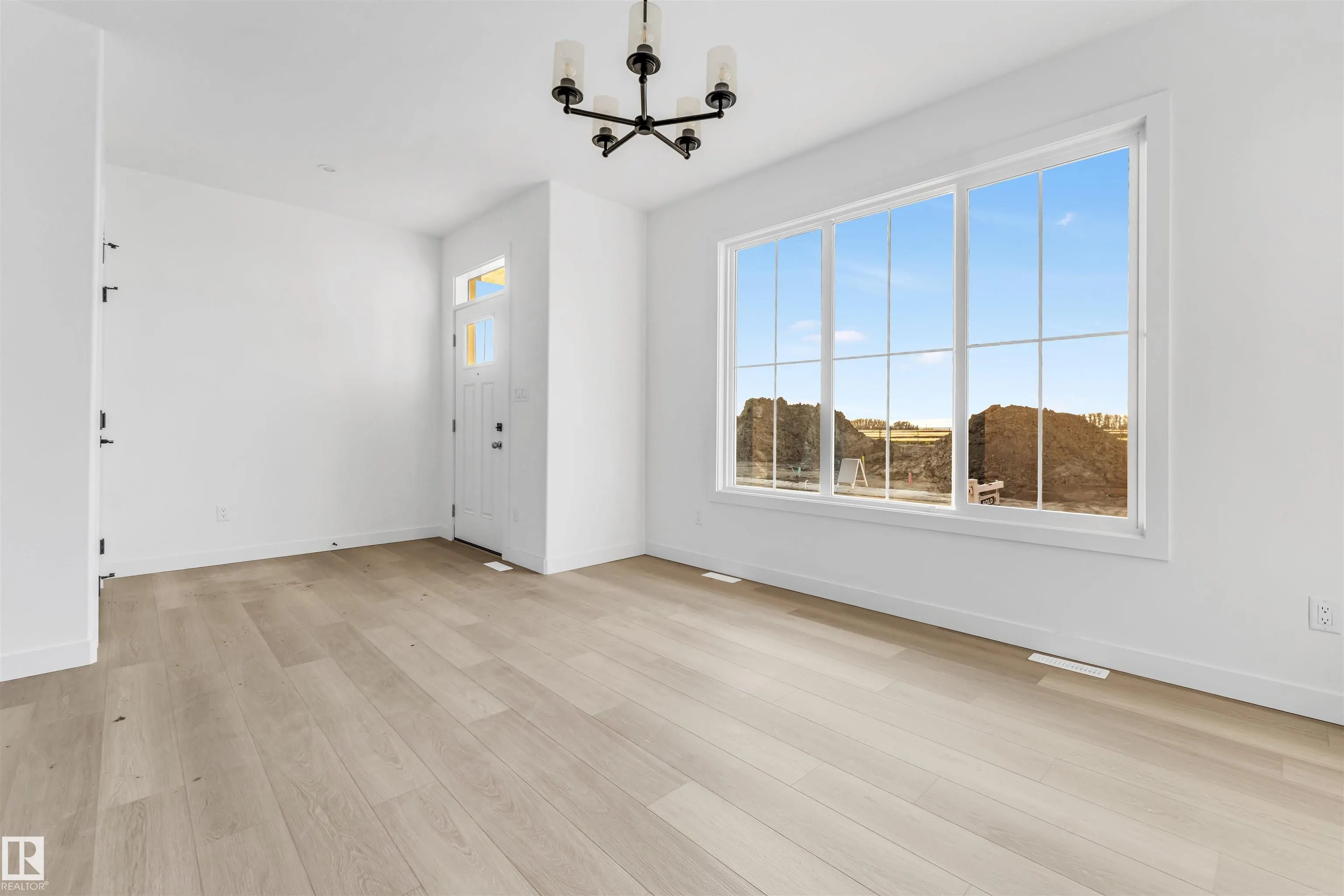 554 Ashgrove Circle