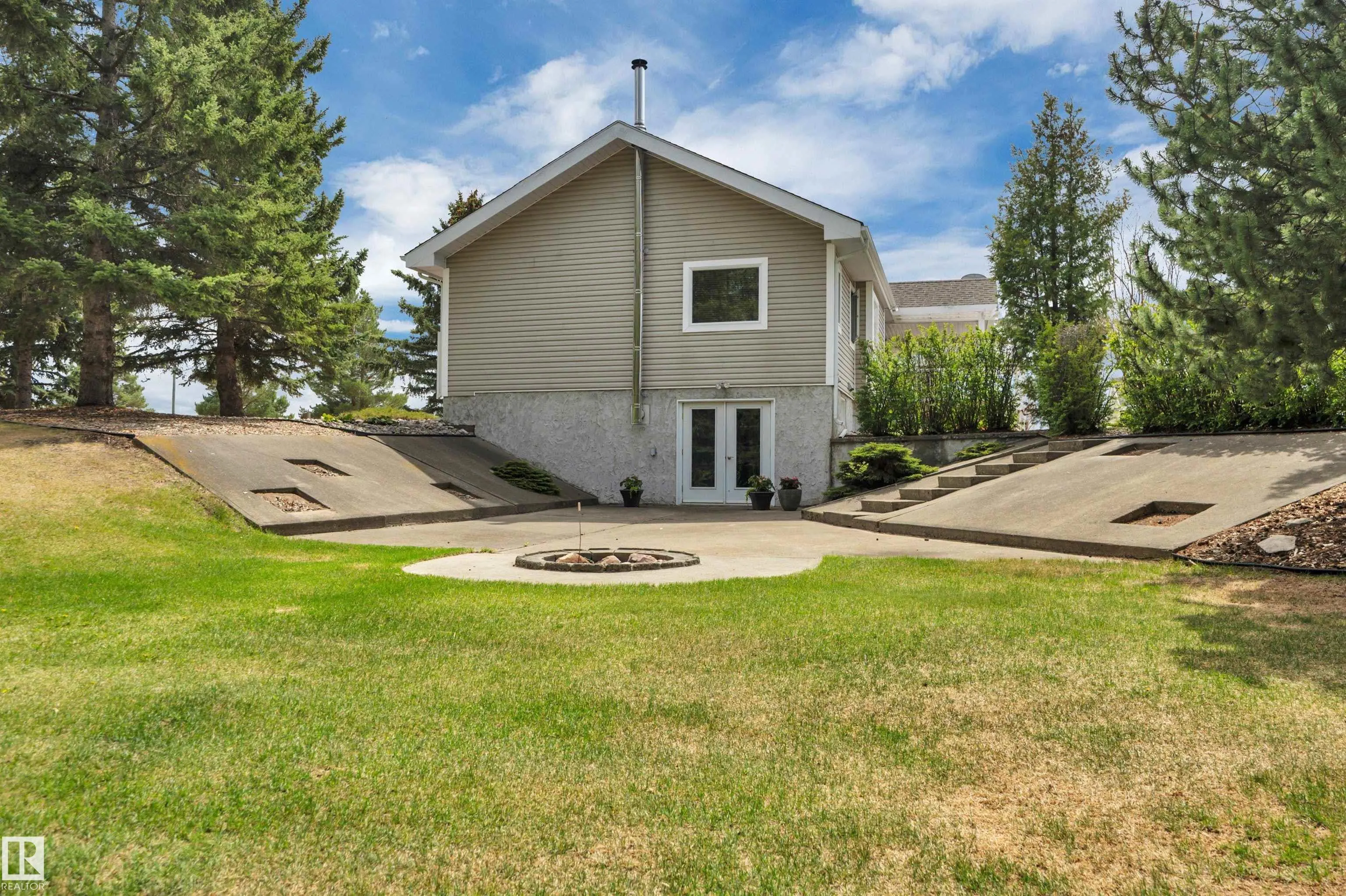 464012 A RGE ROAD 233