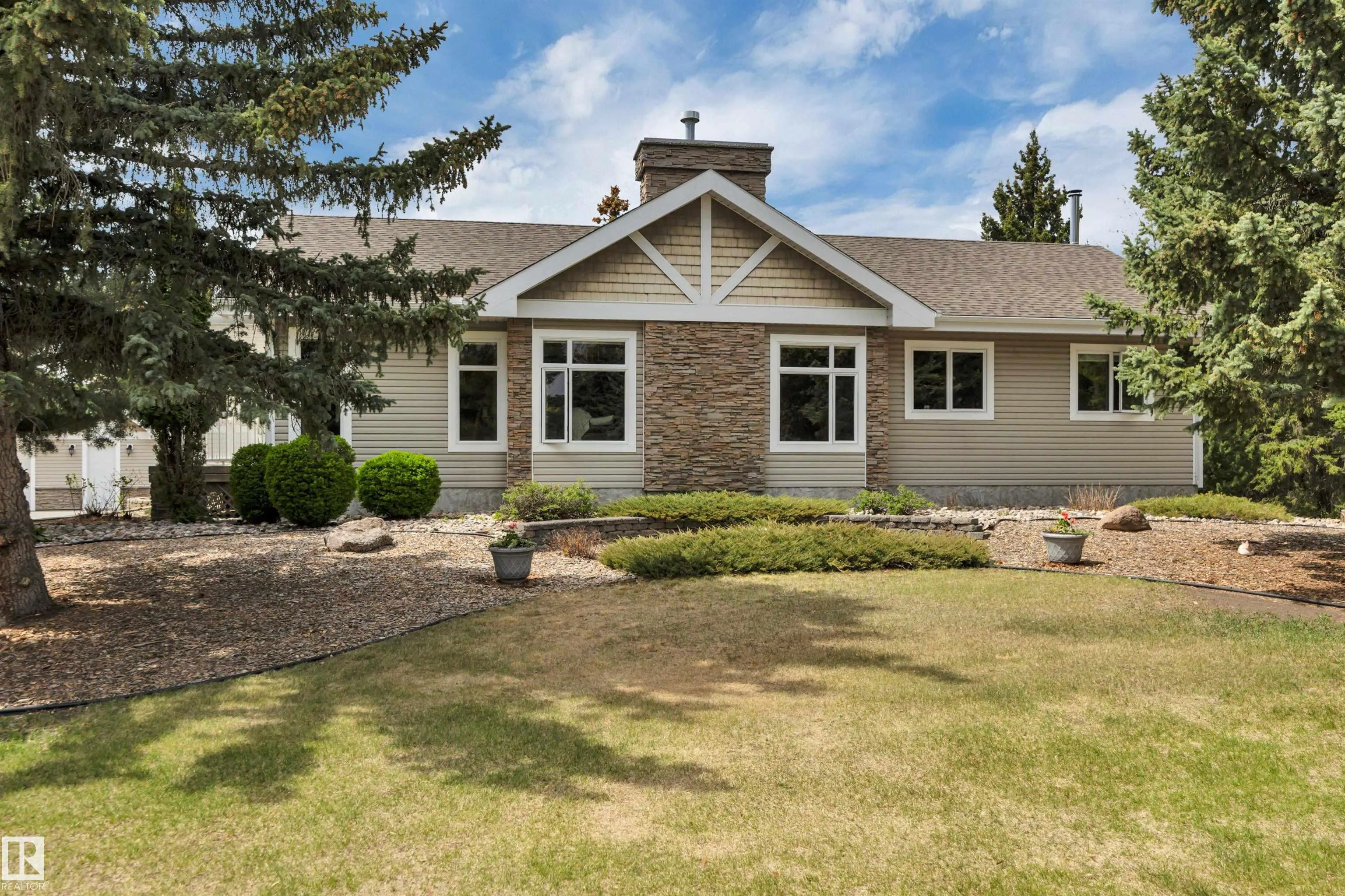 464012 A RGE ROAD 233