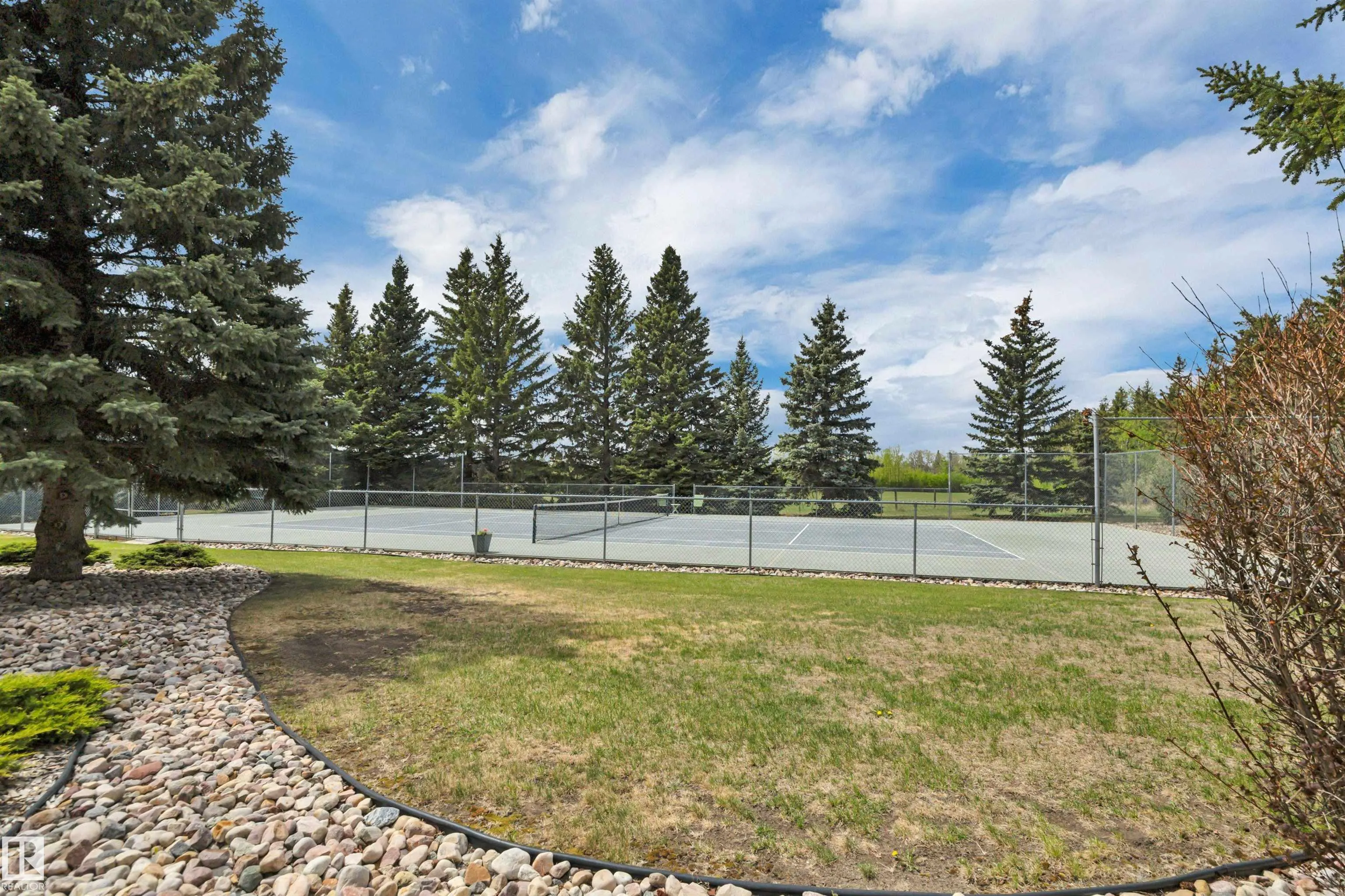 464012 A RGE ROAD 233
