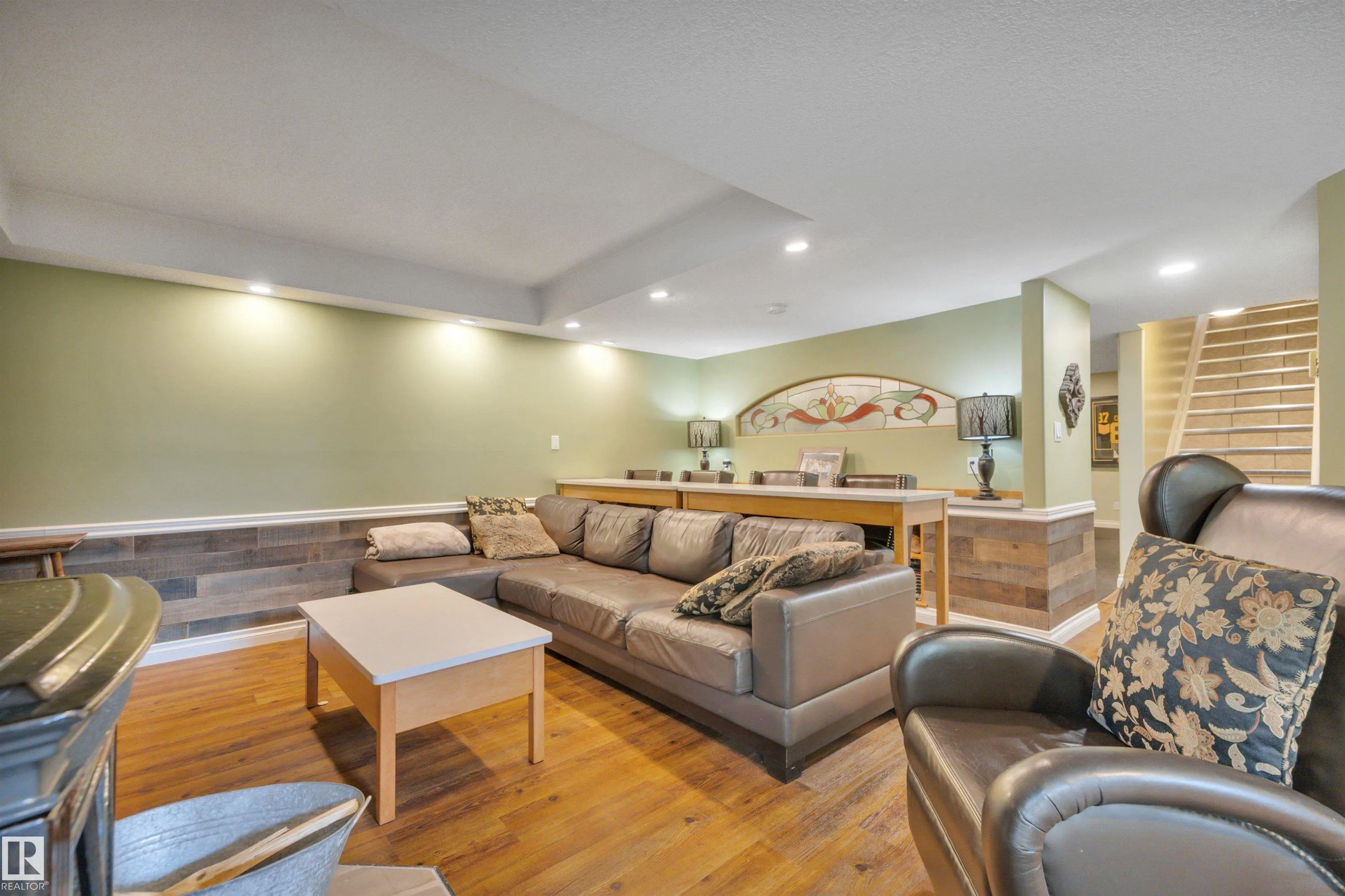 464012 A RGE ROAD 233