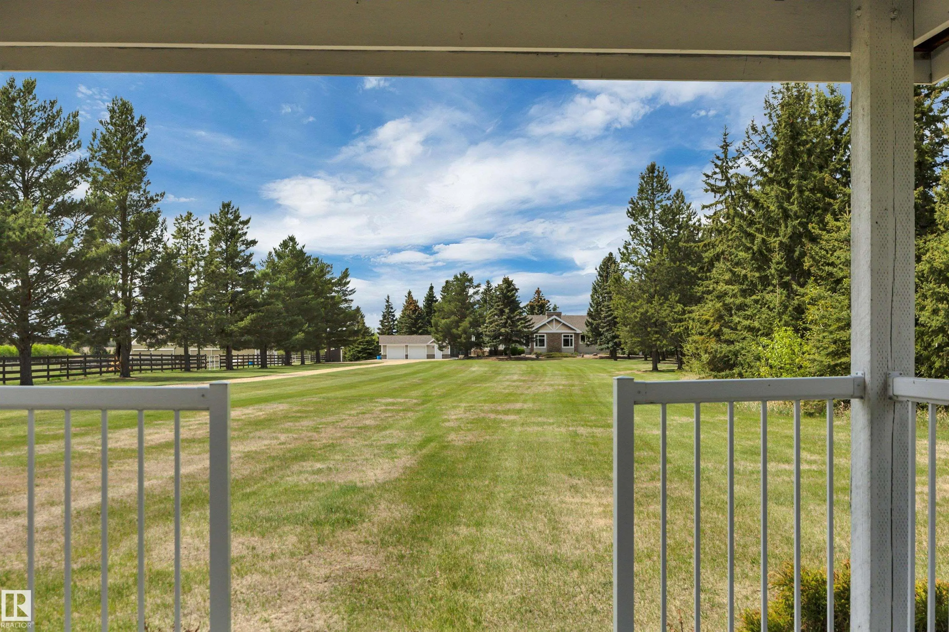 464012 A RGE ROAD 233
