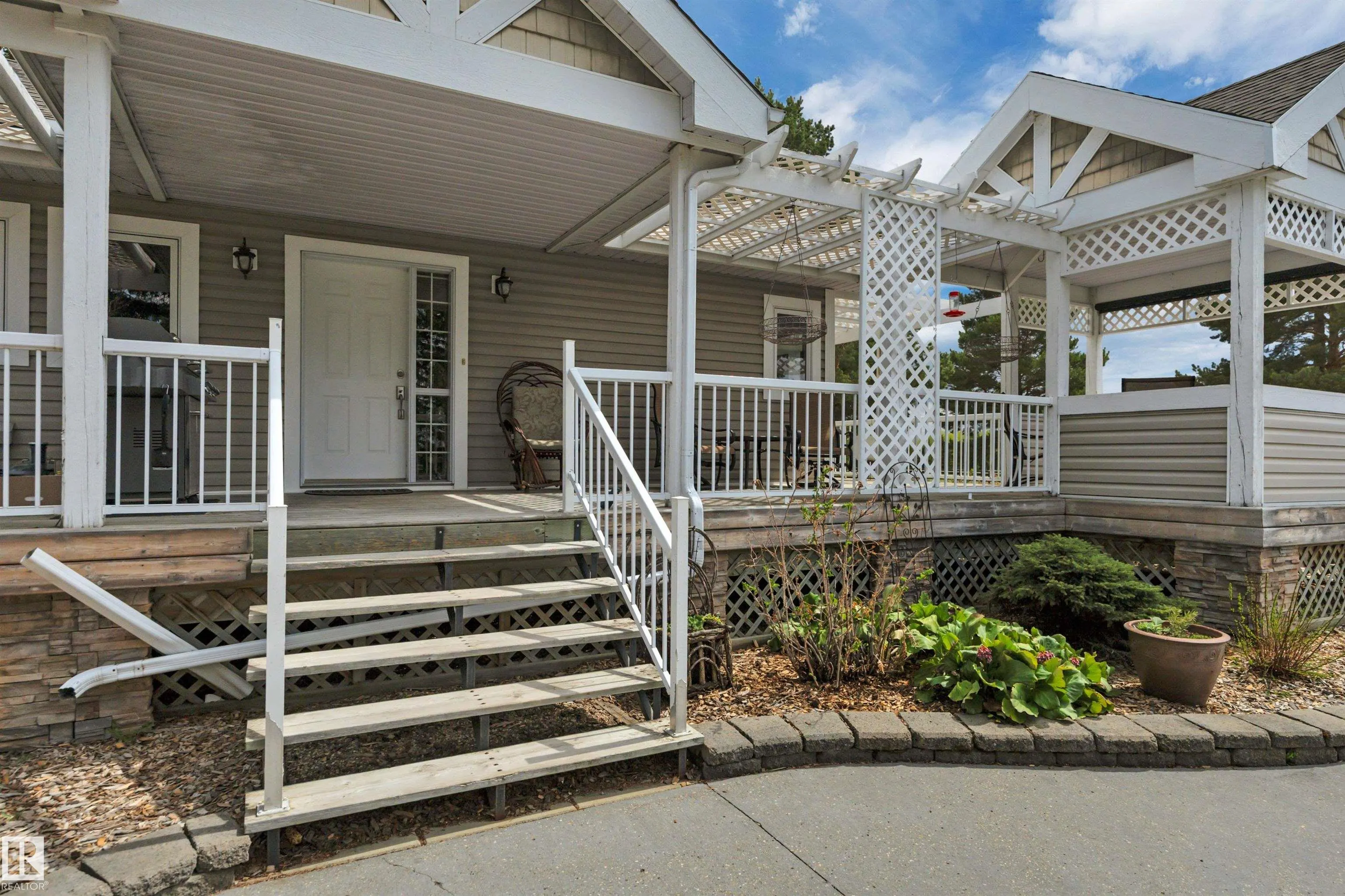 464012 A RGE ROAD 233
