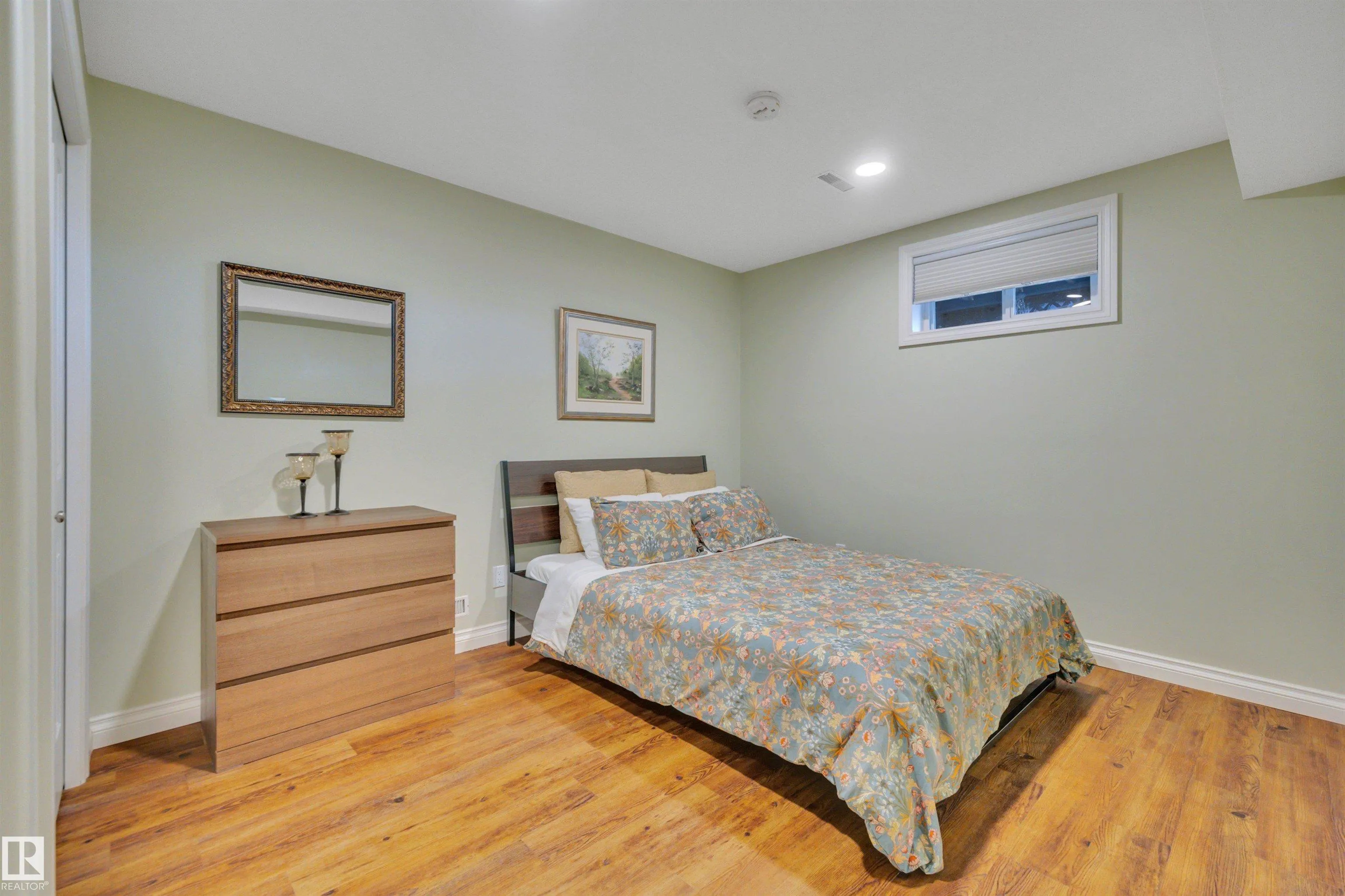464012 A RGE ROAD 233