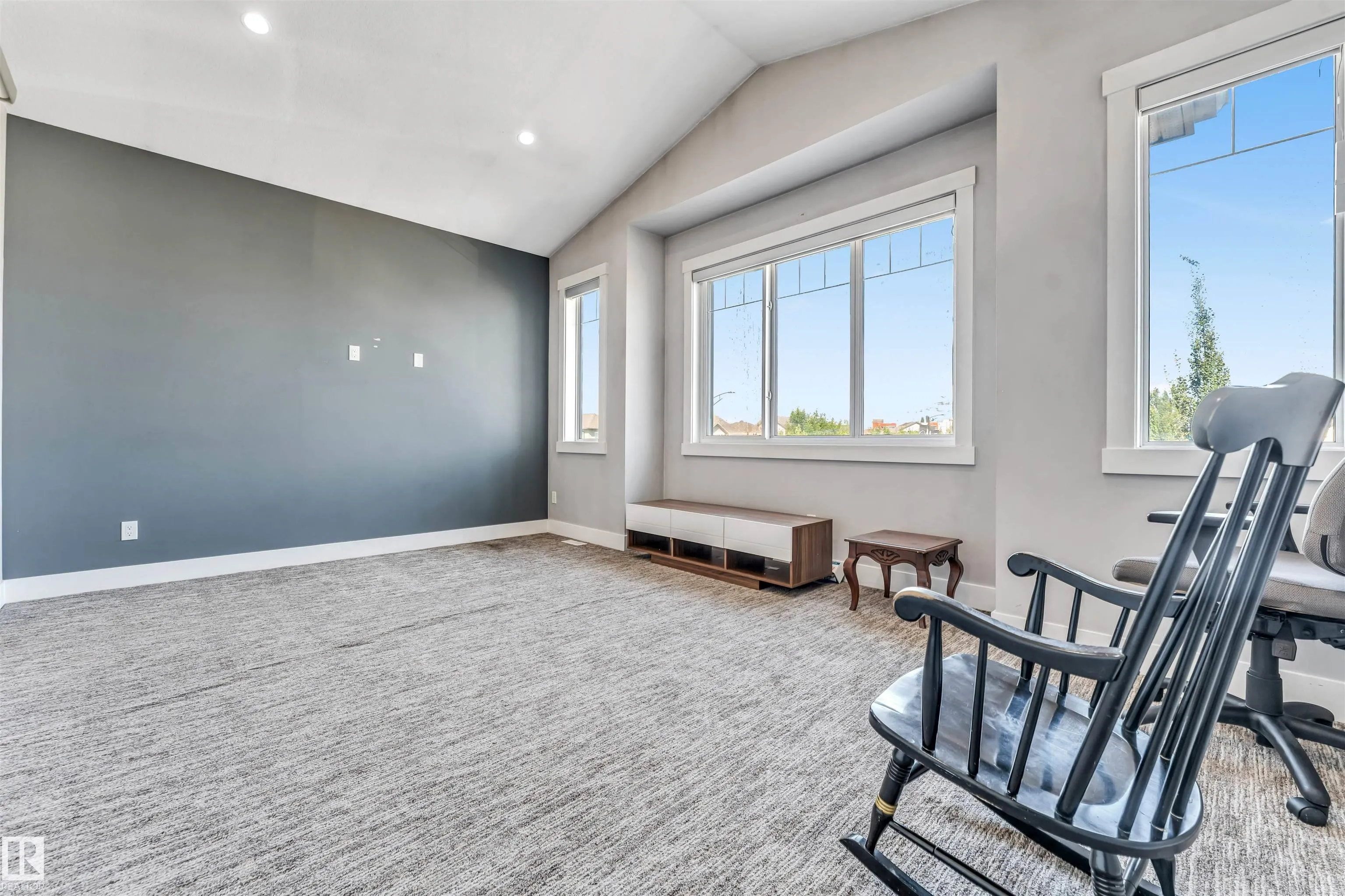 704 172 ST