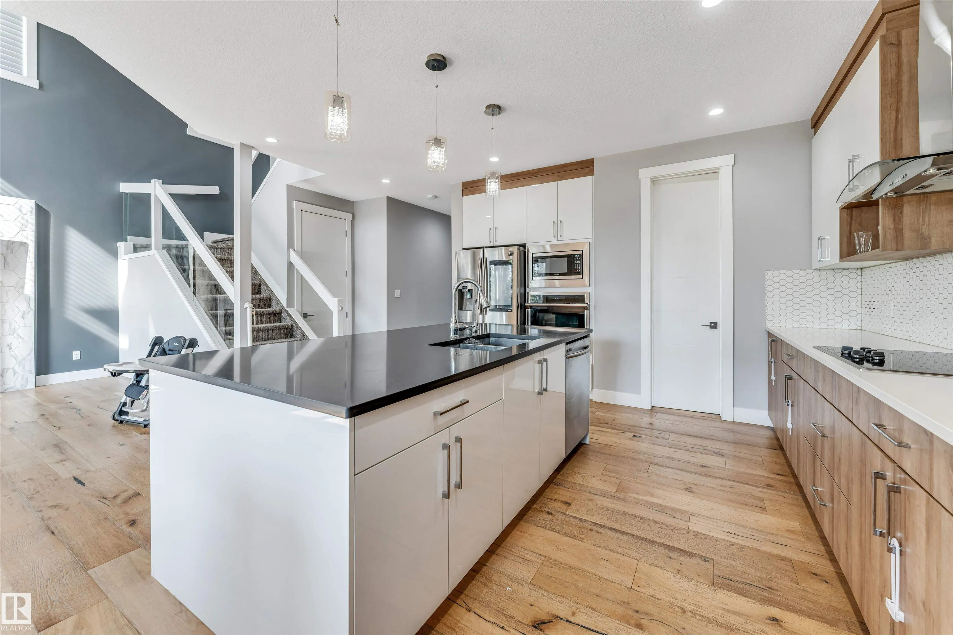 704 172 ST