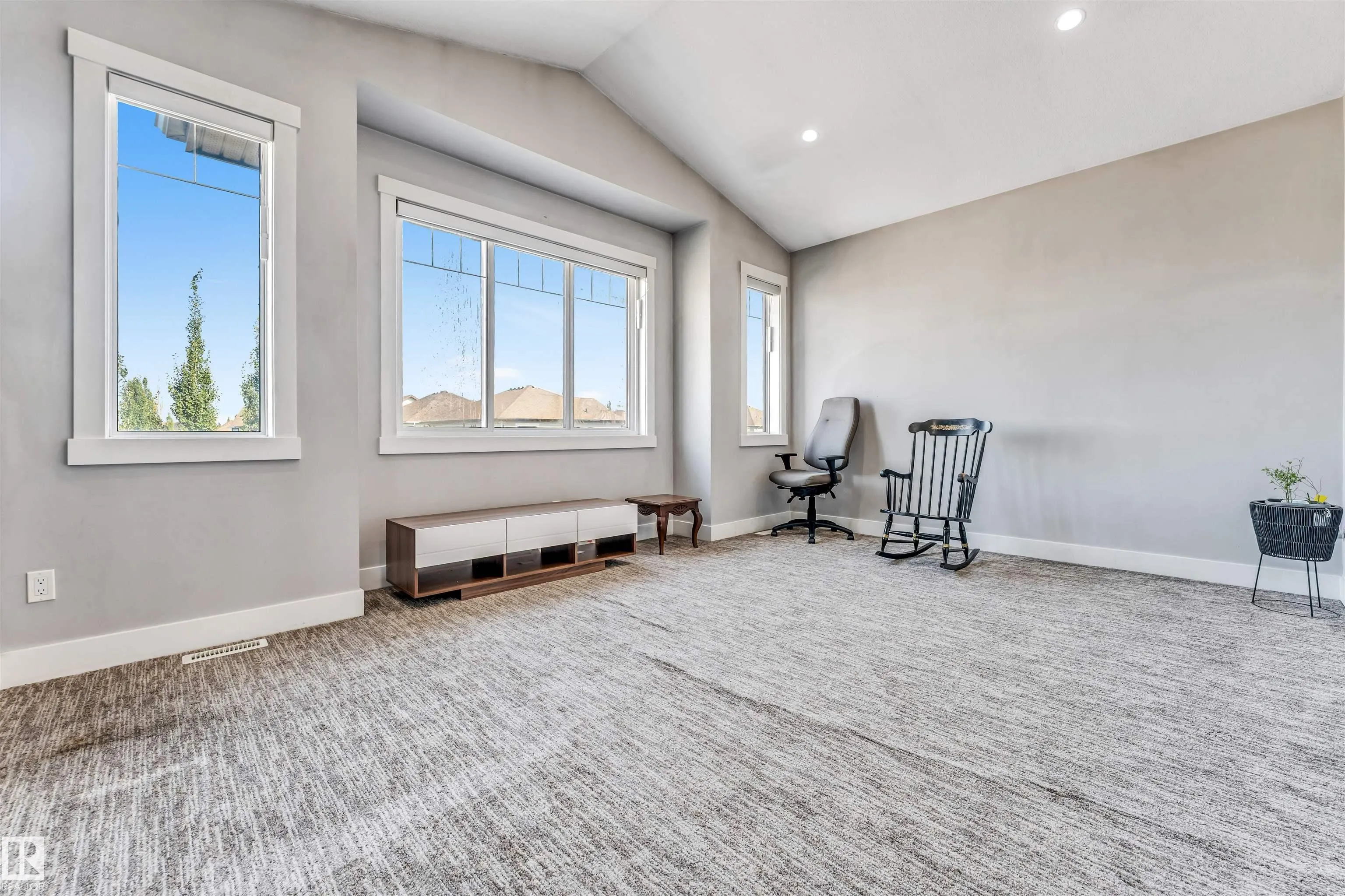 704 172 ST