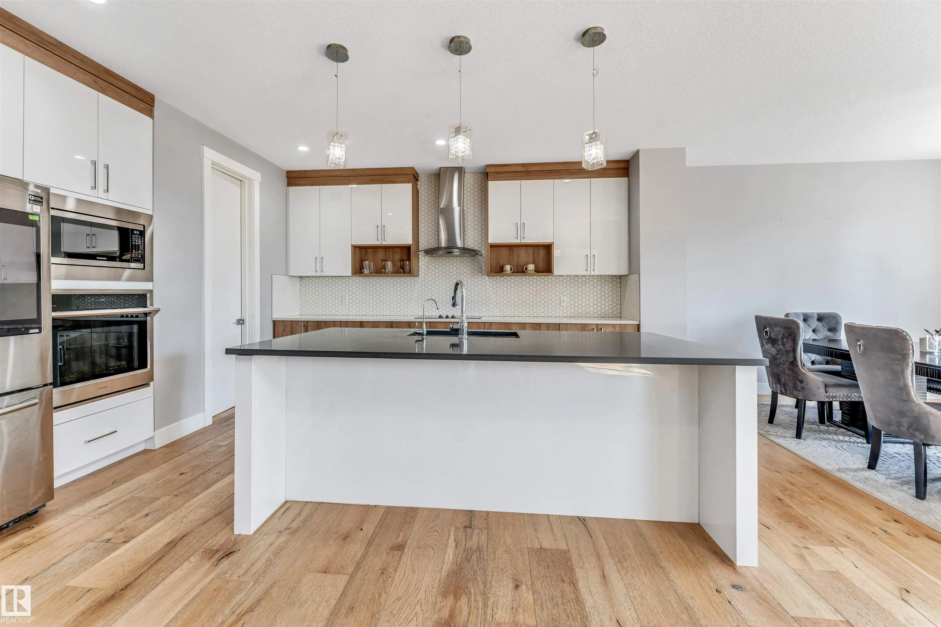 704 172 ST