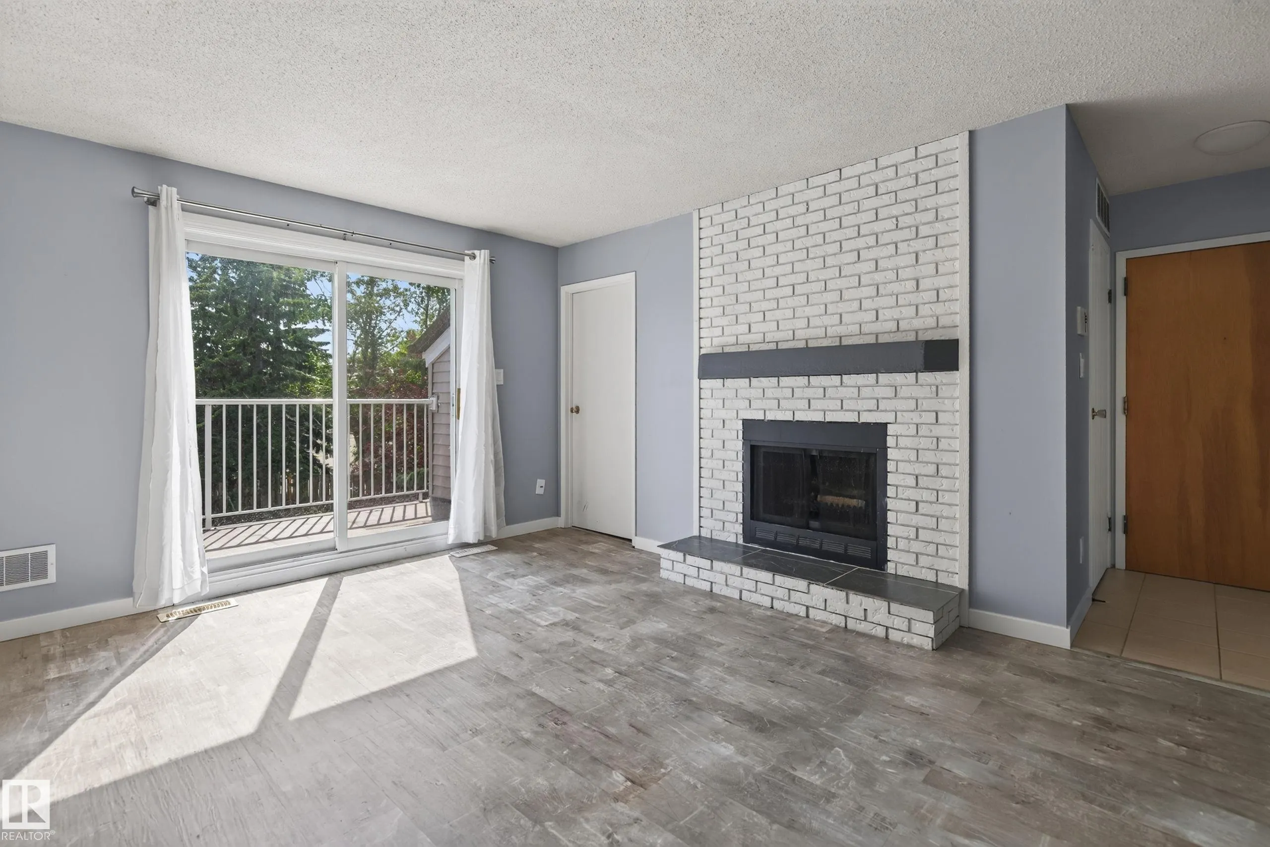 24 ALPINE Place