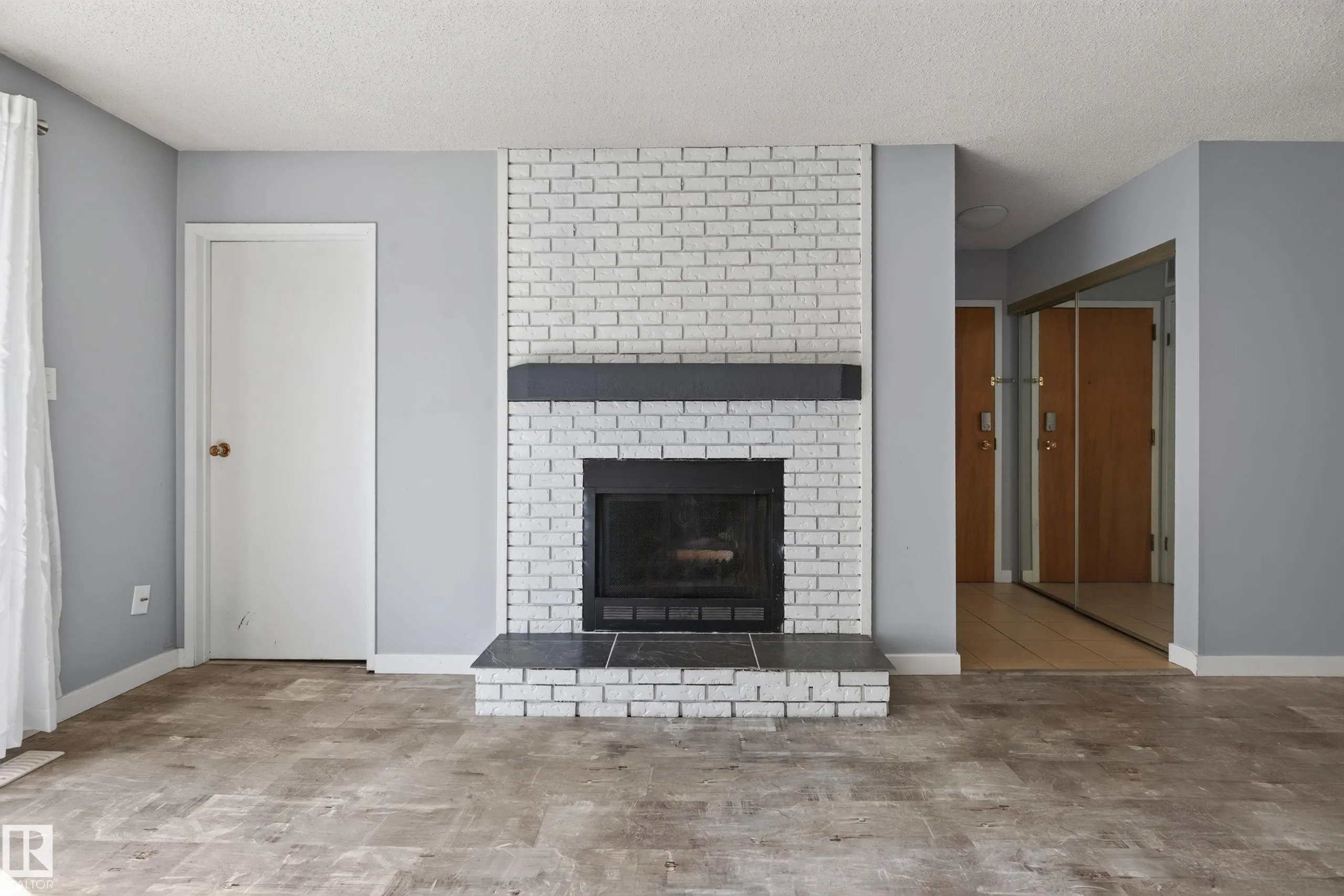 24 ALPINE Place