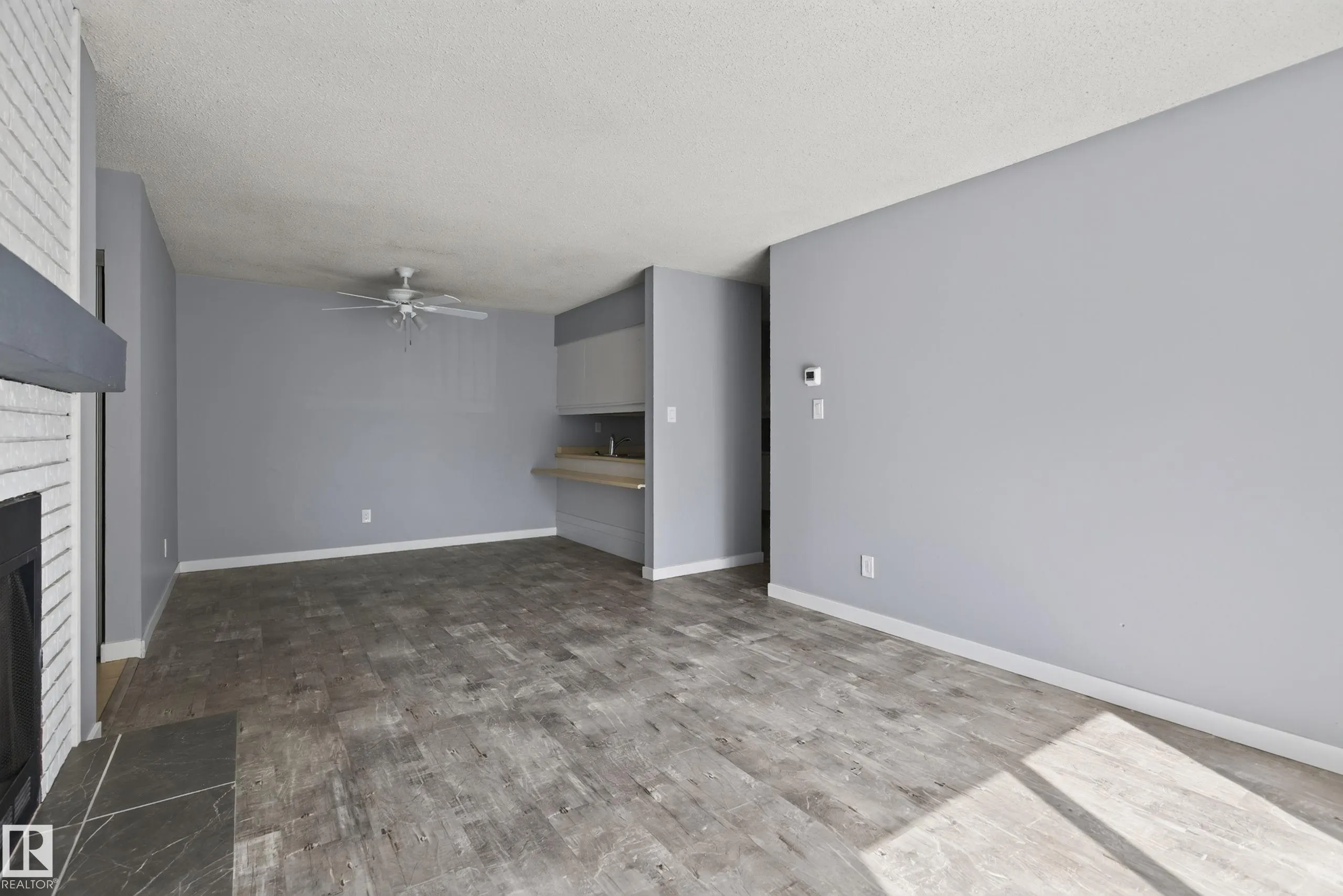 24 ALPINE Place